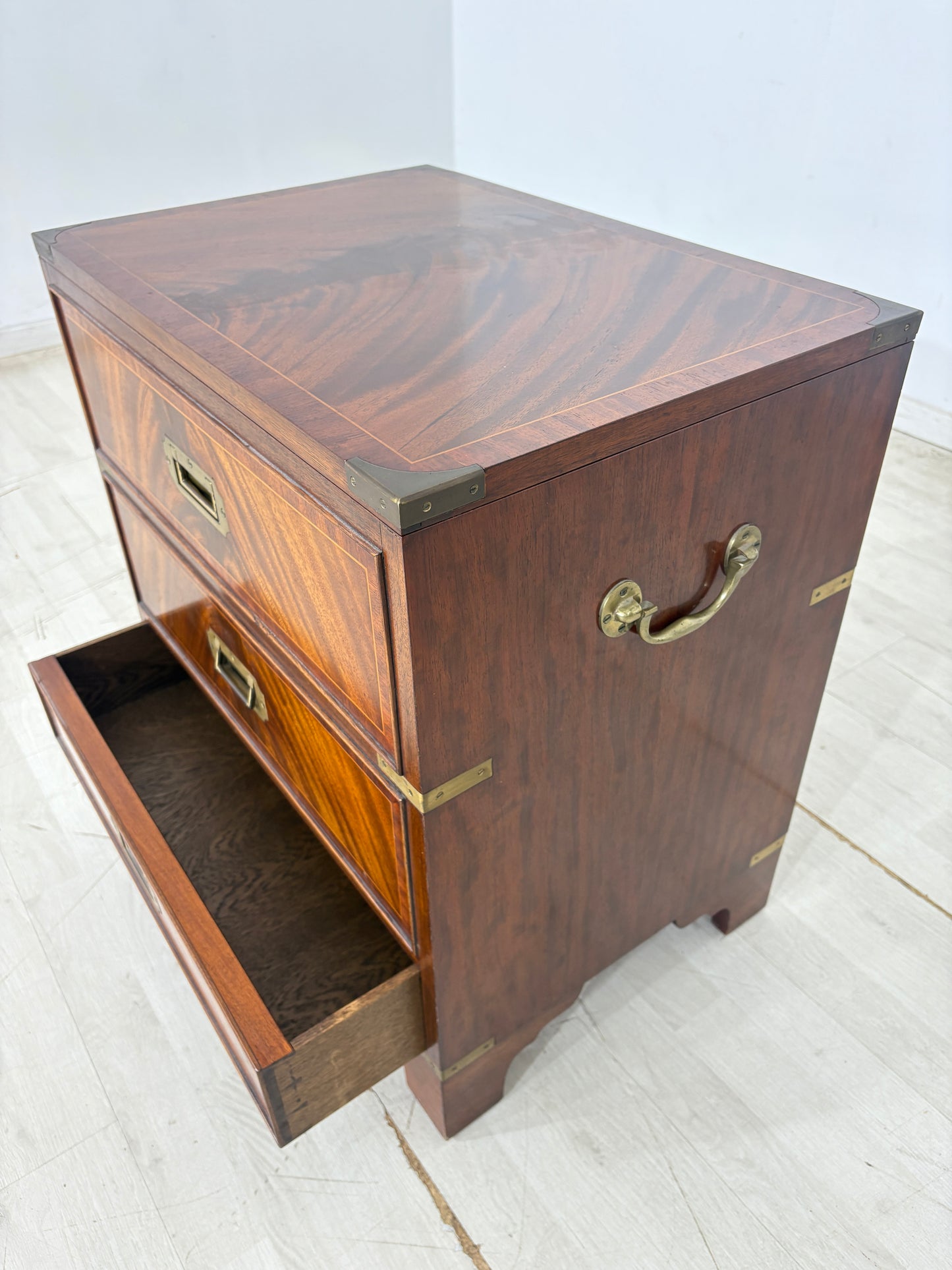 English Kolinalstil-Kommode / Barschrank / Anrichte-Mahagoni / Minibar