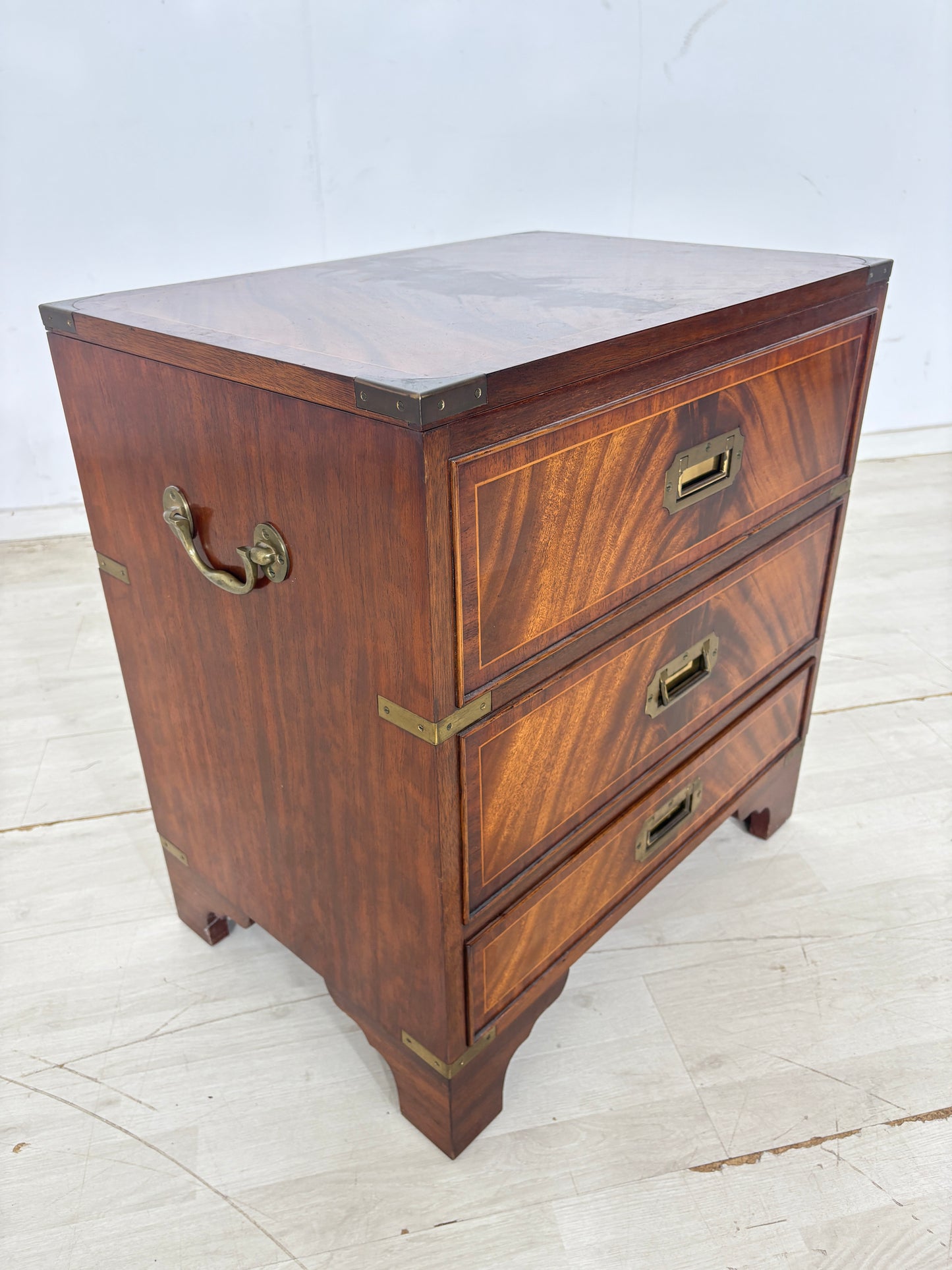 English Kolinalstil-Kommode / Barschrank / Anrichte-Mahagoni / Minibar