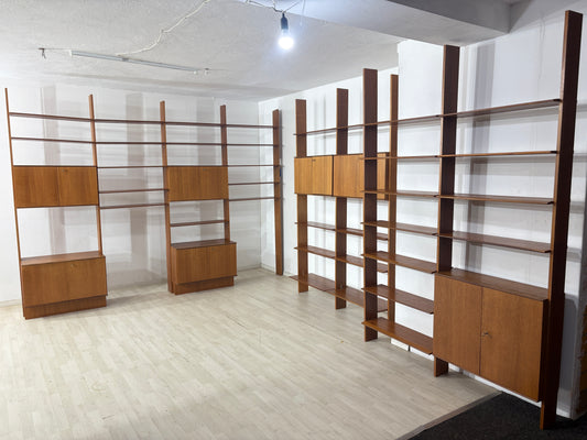 Modulares Mid-Century Wandregal von interna-Peter Pedrides / Teak-Regalsystem 60er Jahre