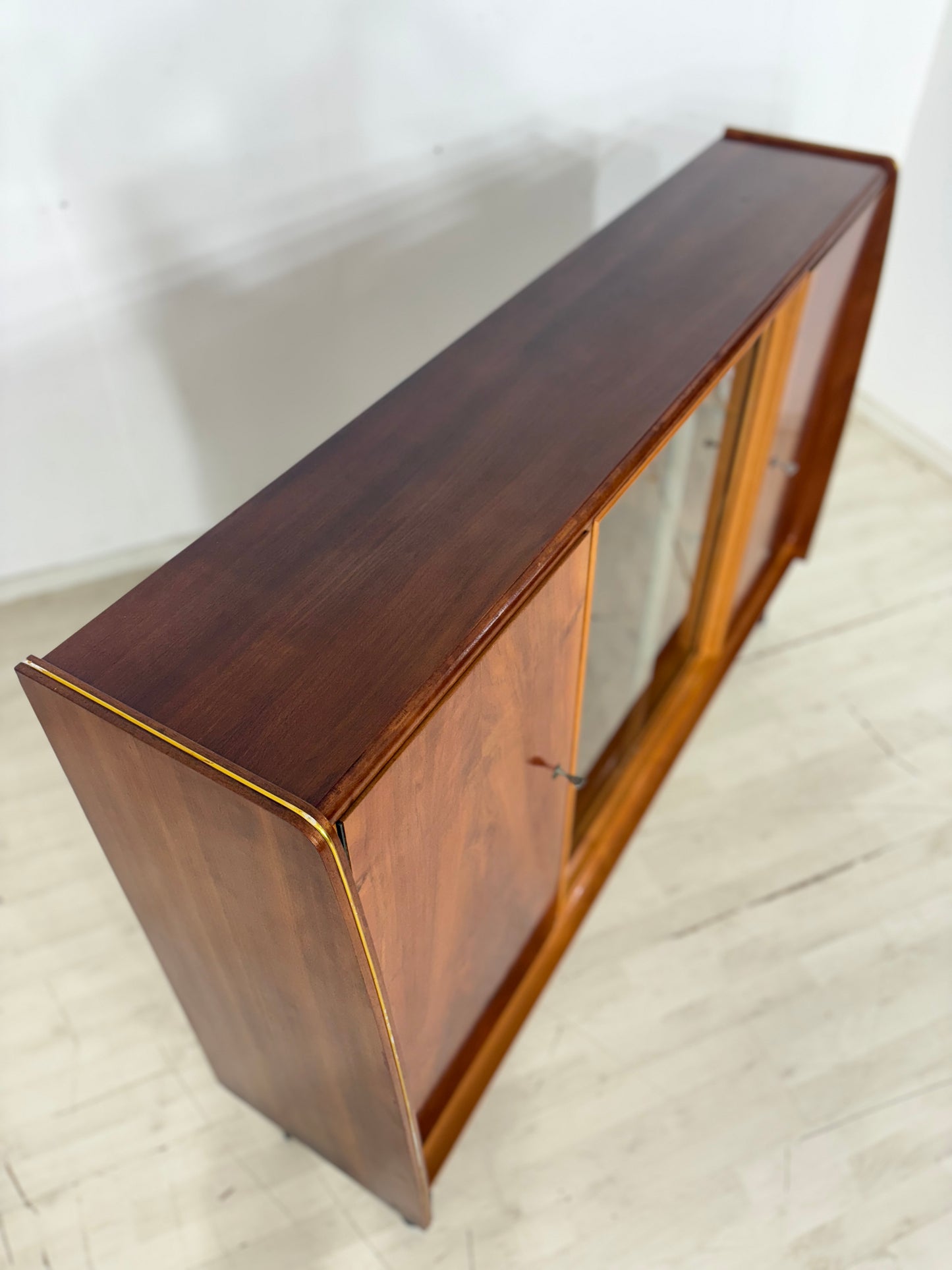 Mid-Century Highboard / Vintag Sideboard / Vitrine / Wohnzimmerschrank – 60er Jahre