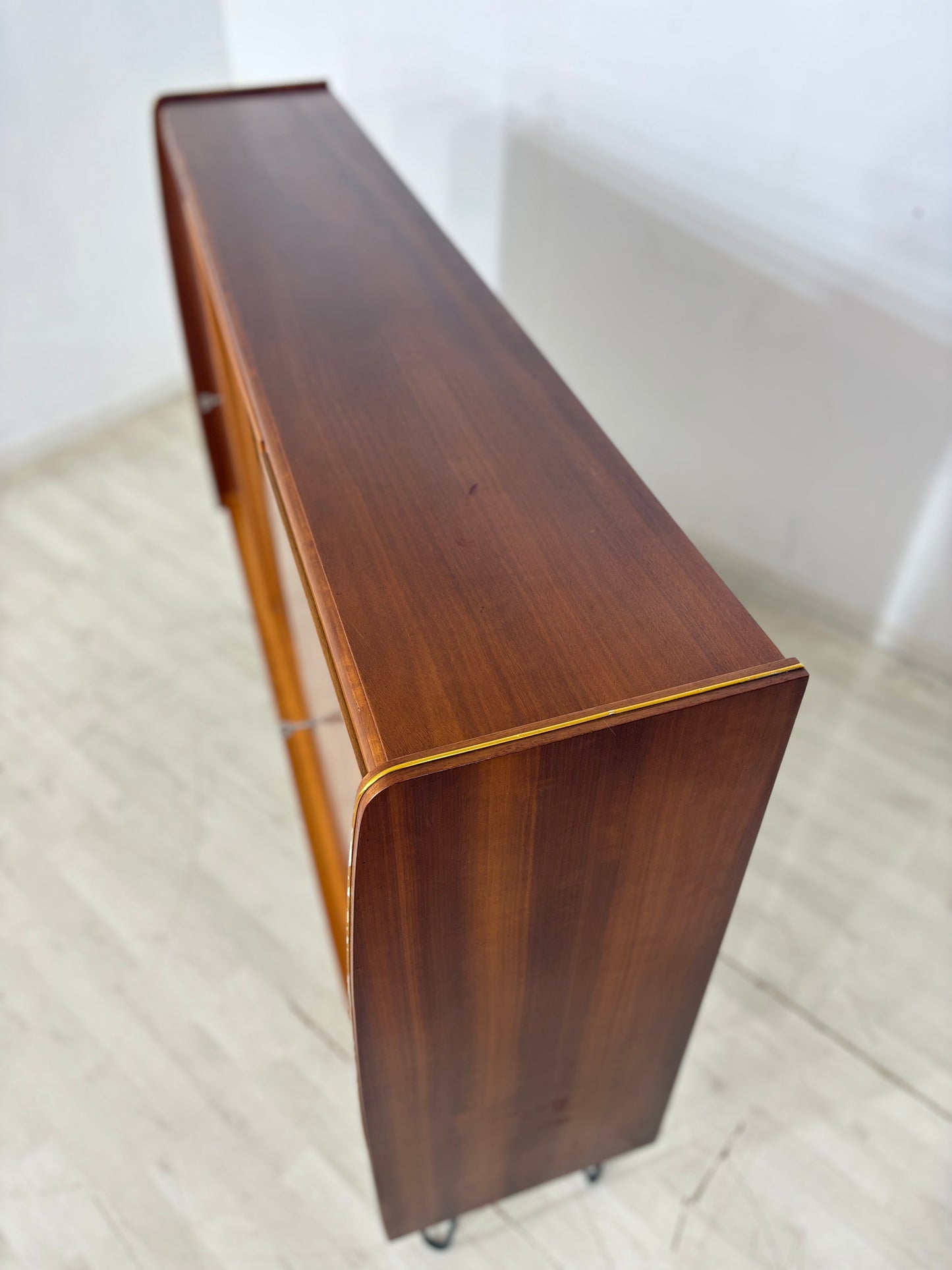 Mid-Century Highboard / Vintag Sideboard / Vitrine / Wohnzimmerschrank – 60er Jahre