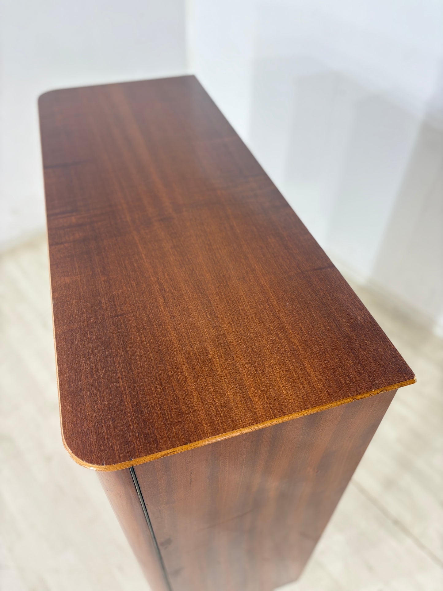 Mahagoni Kleiderschrank / Mid Century Kleiderschrank / 60er Jahre Vintage Wäscheschrank