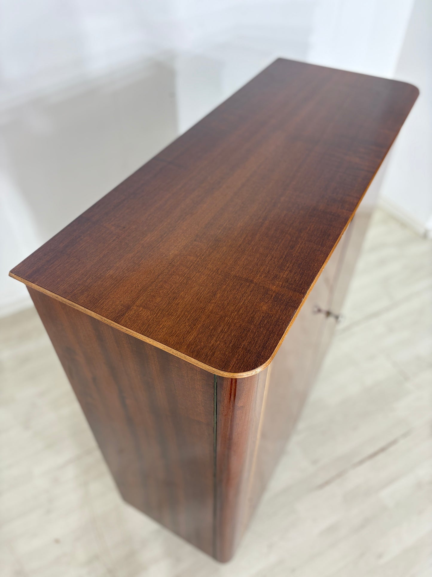 Mahagoni Kleiderschrank / Mid Century Kleiderschrank / 60er Jahre Vintage Wäscheschrank