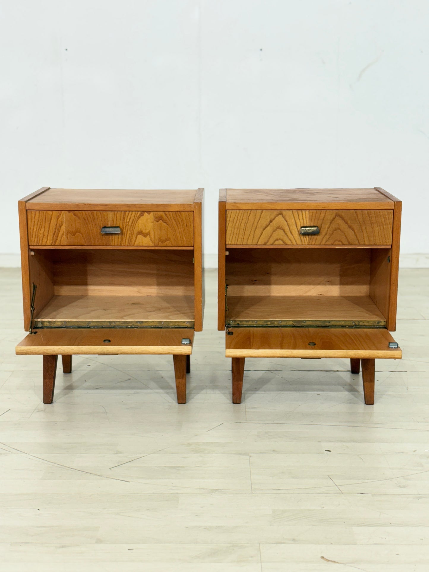 2x Vintage Nachttische / Mid Century Nachtschränke / Vintage Nachttische