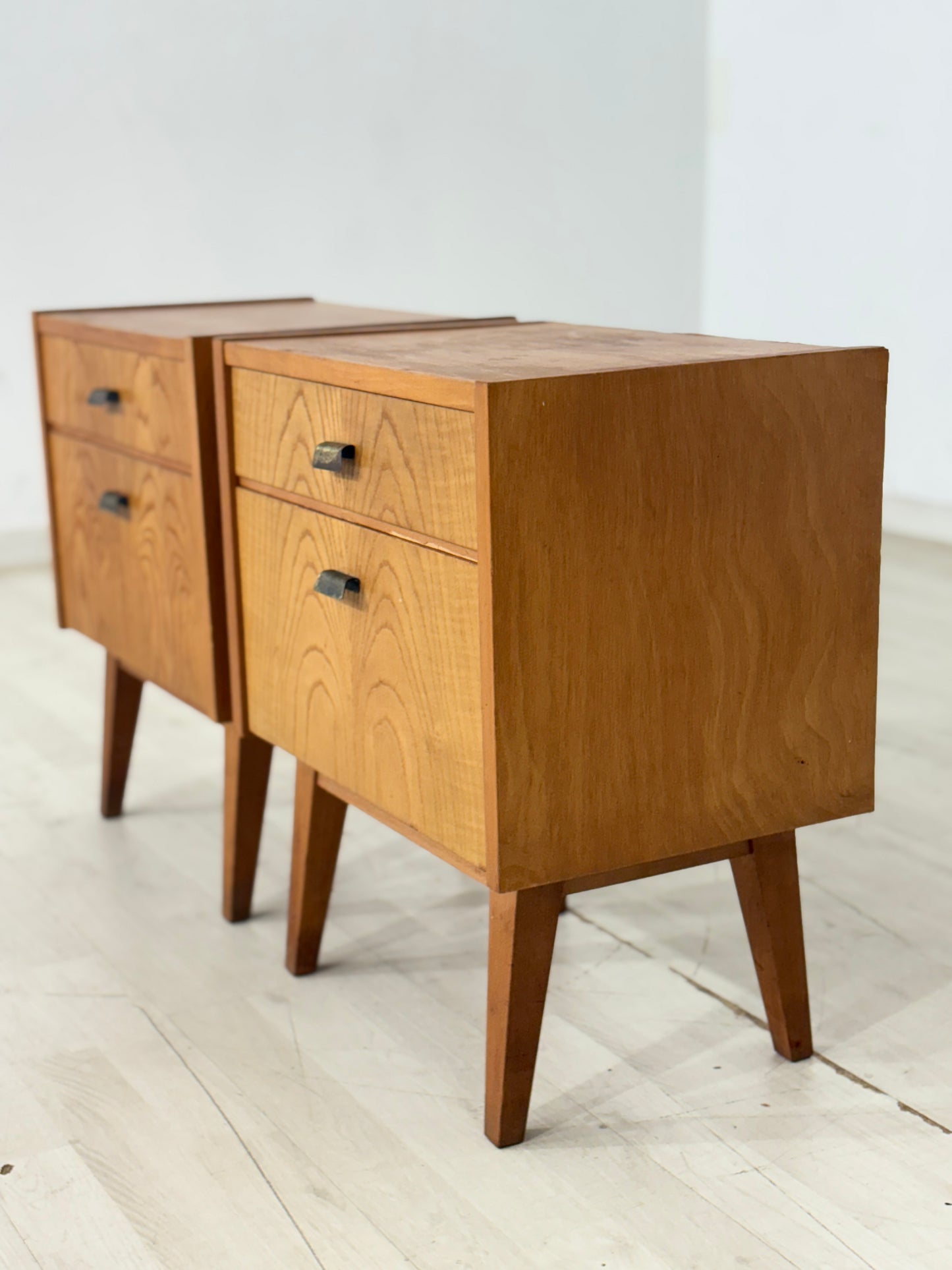 2x Vintage Nachttische / Mid Century Nachtschränke / Vintage Nachttische