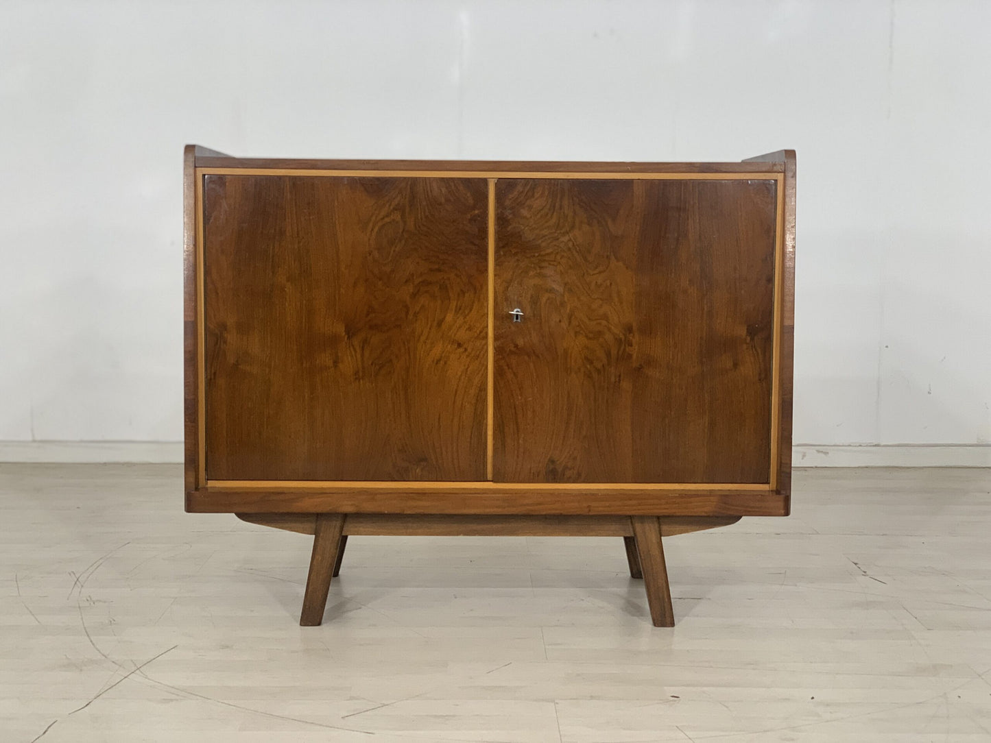 Buffet des années 60, commode, meuble de salon, meuble de salle à manger, vintage