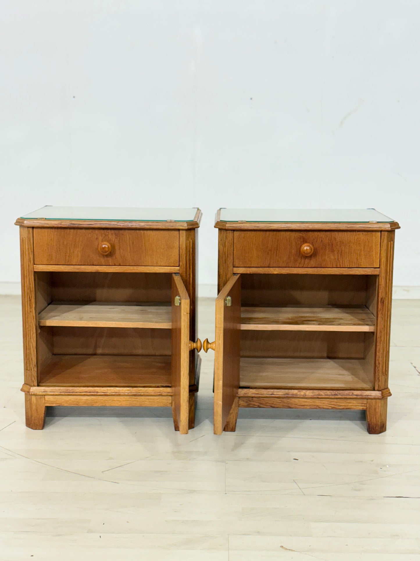 2x Nachttische / Vintage Nachtkommoden / Beistellschränke