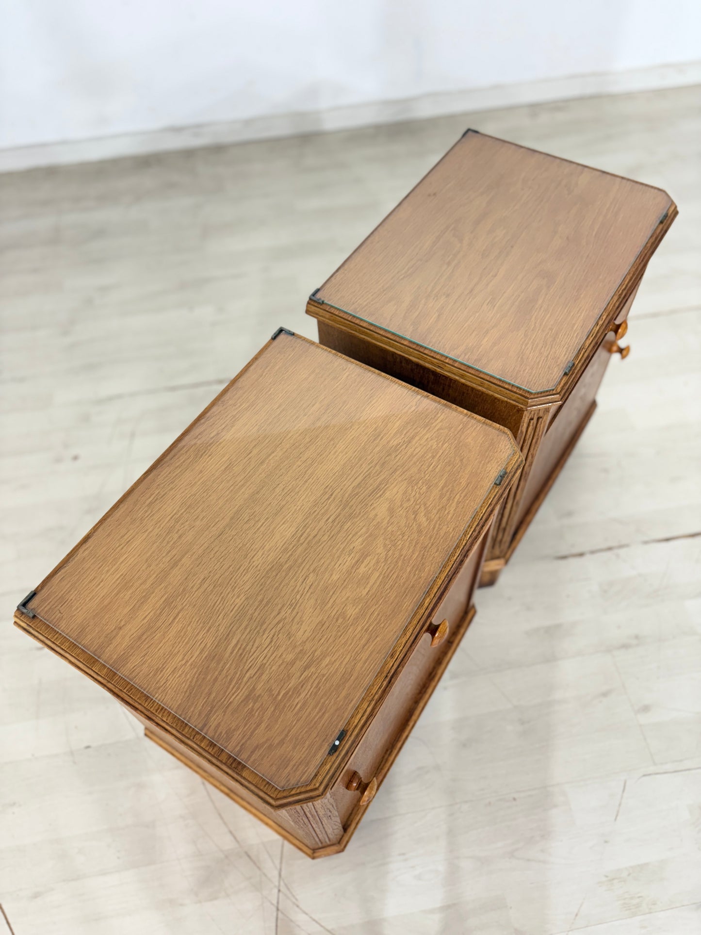 2x Nachttische / Vintage Nachtkommoden / Beistellschränke