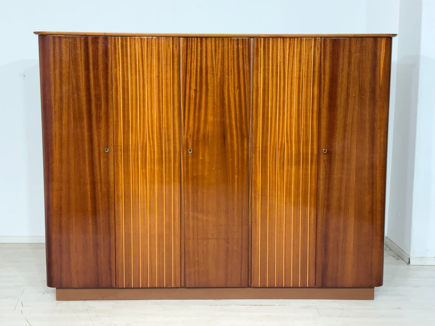 Vintage Kleiderschrank / Wäscheschrank / Mid-Century Kleiderschrank / Schlafzimmerschrank