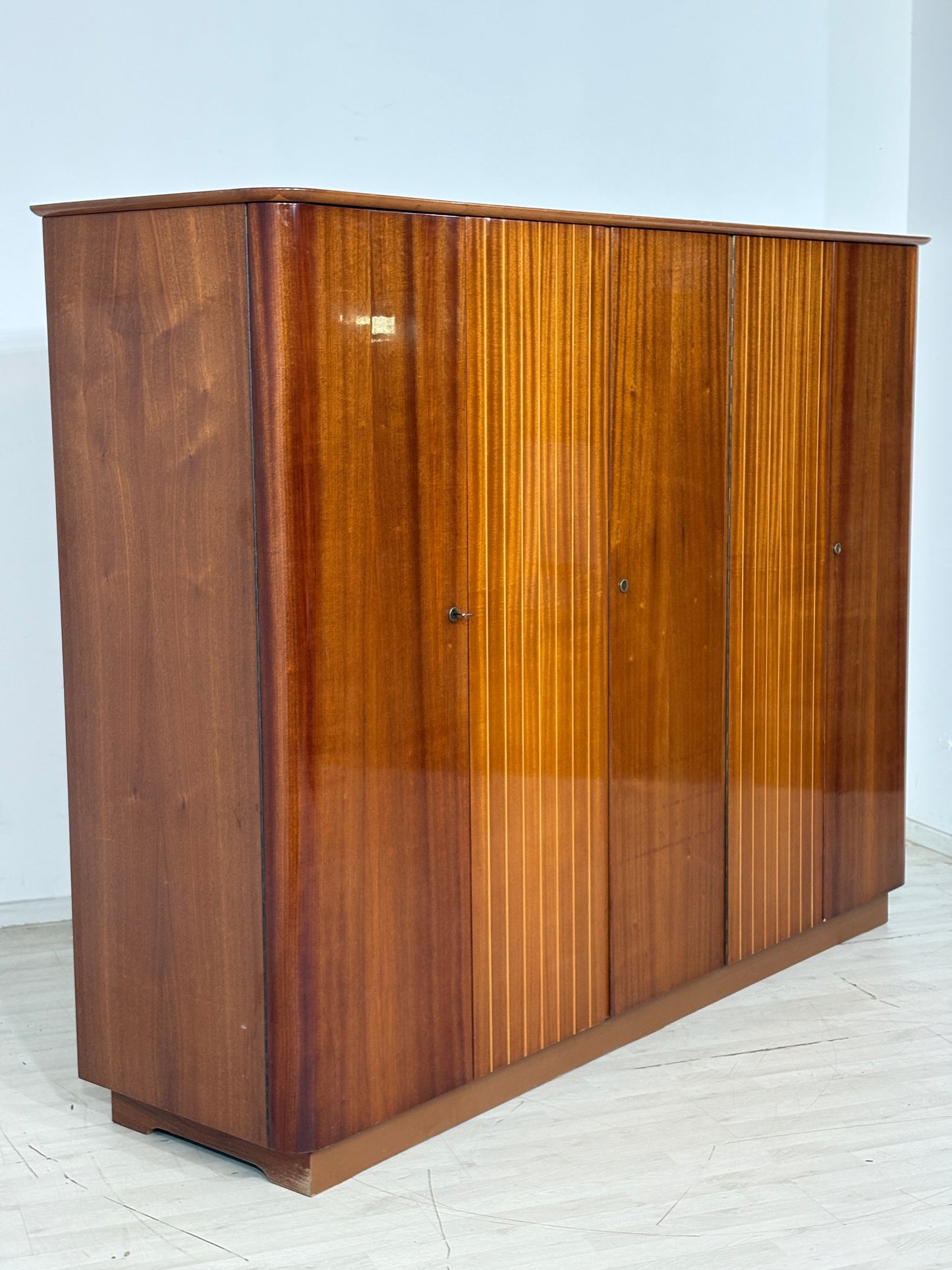 Vintage Kleiderschrank / Wäscheschrank / Mid-Century Kleiderschrank / Schlafzimmerschrank