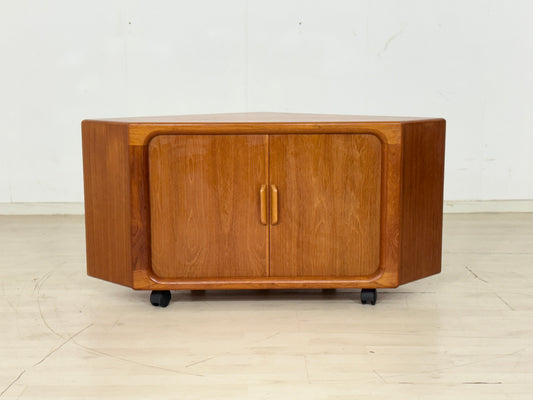 Drylund Teak Kommode / Mid-Century Teak Eck-TV-Board Kommode / Teak Kommode 60er Jahre