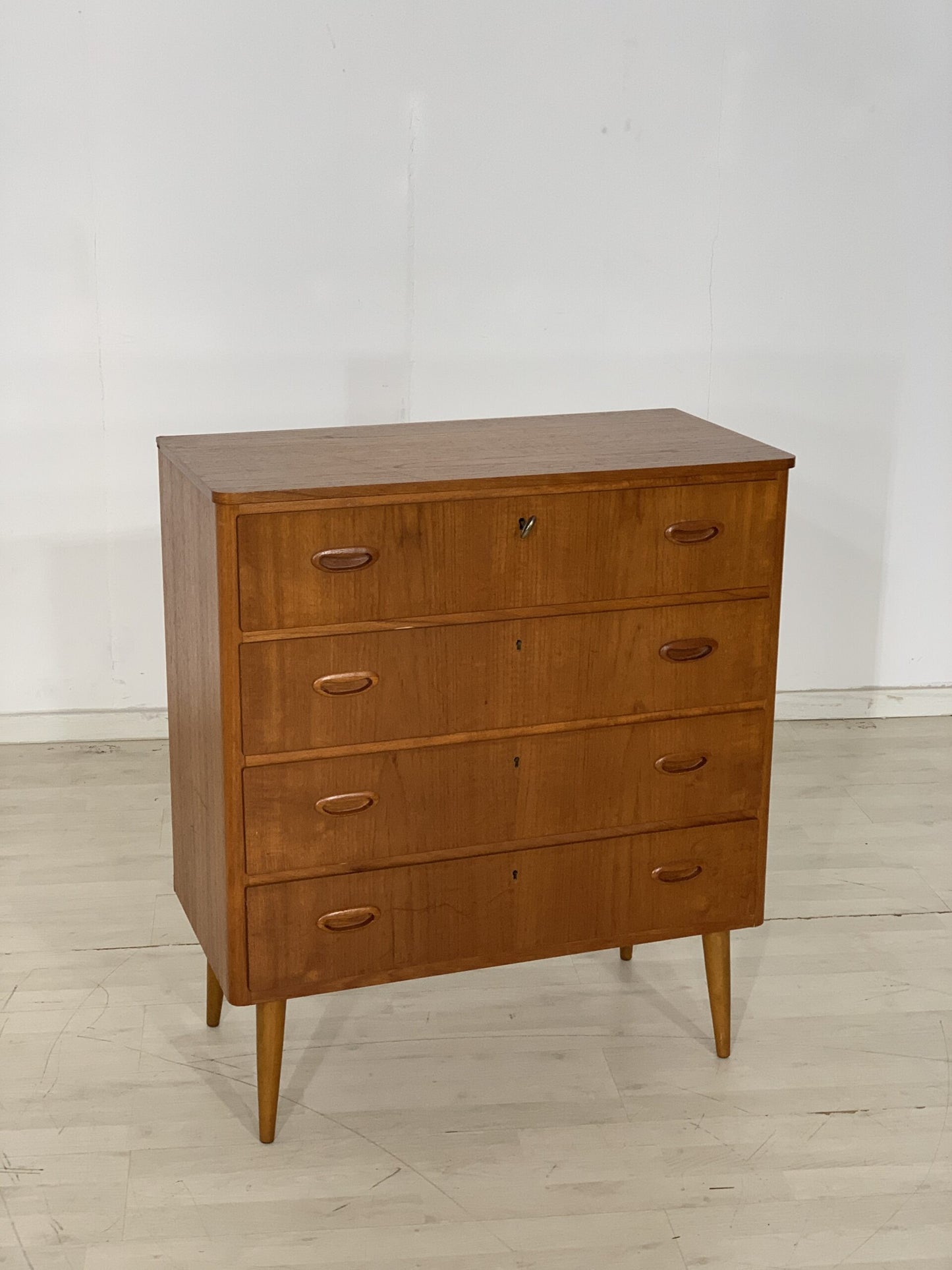 TEAK CHEST OF DRAWERS