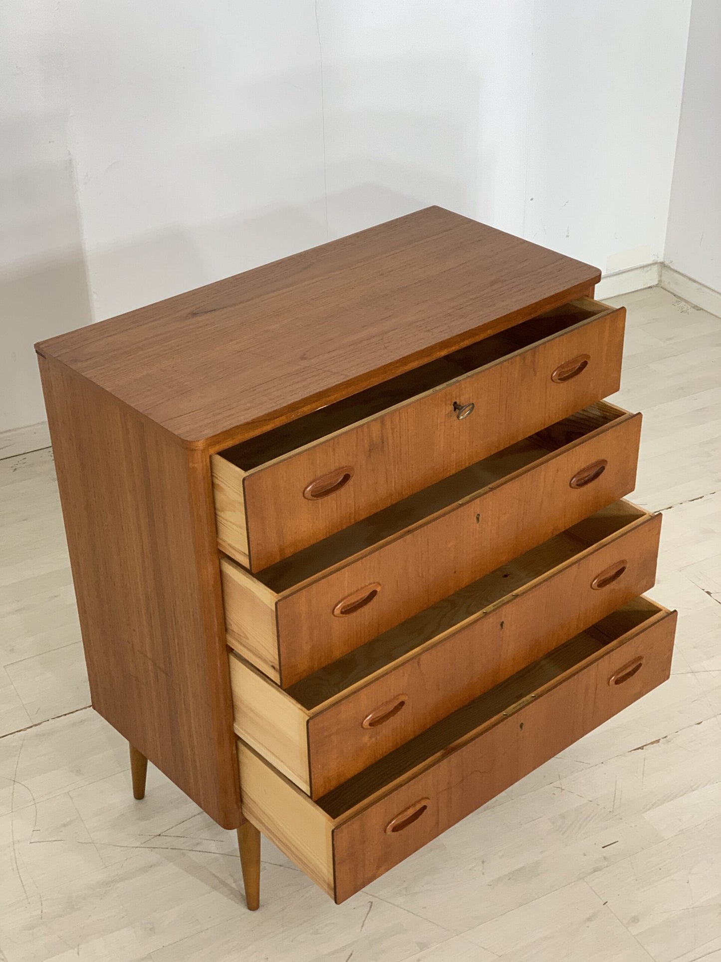 TEAK CHEST OF DRAWERS