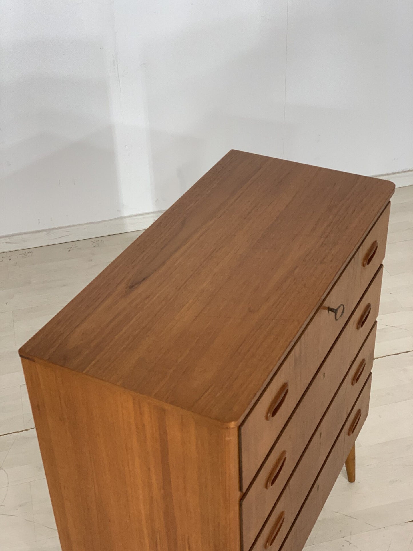 TEAK CHEST OF DRAWERS