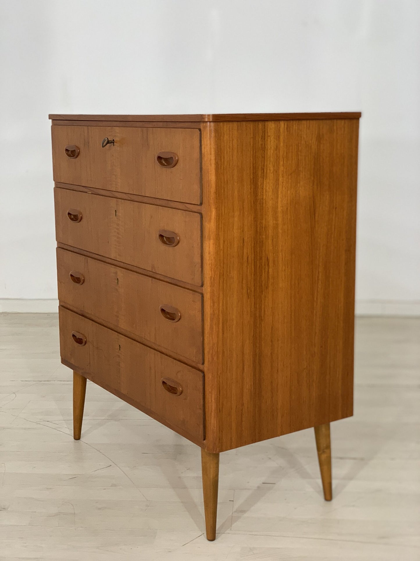 TEAK CHEST OF DRAWERS