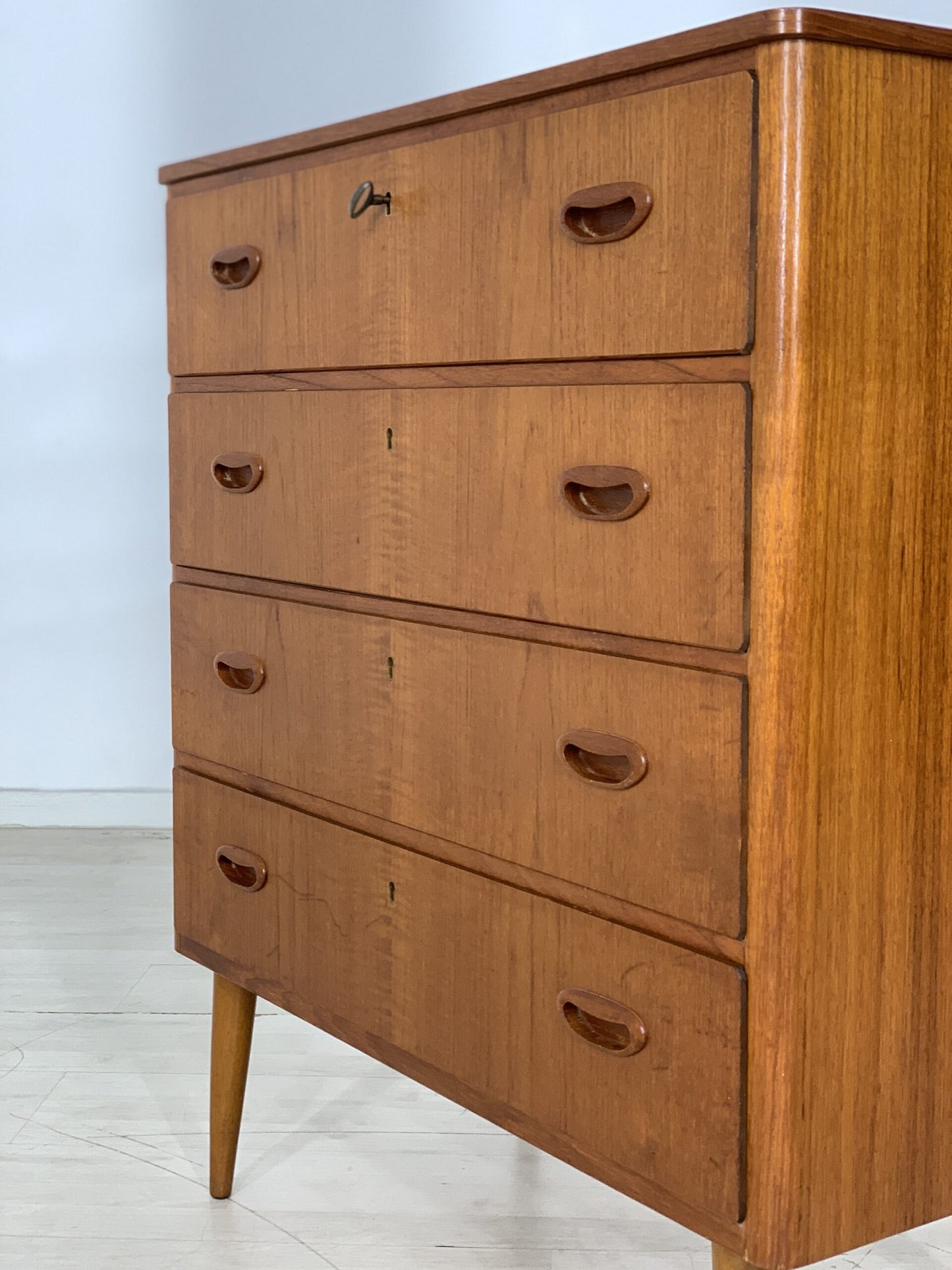 TEAK CHEST OF DRAWERS