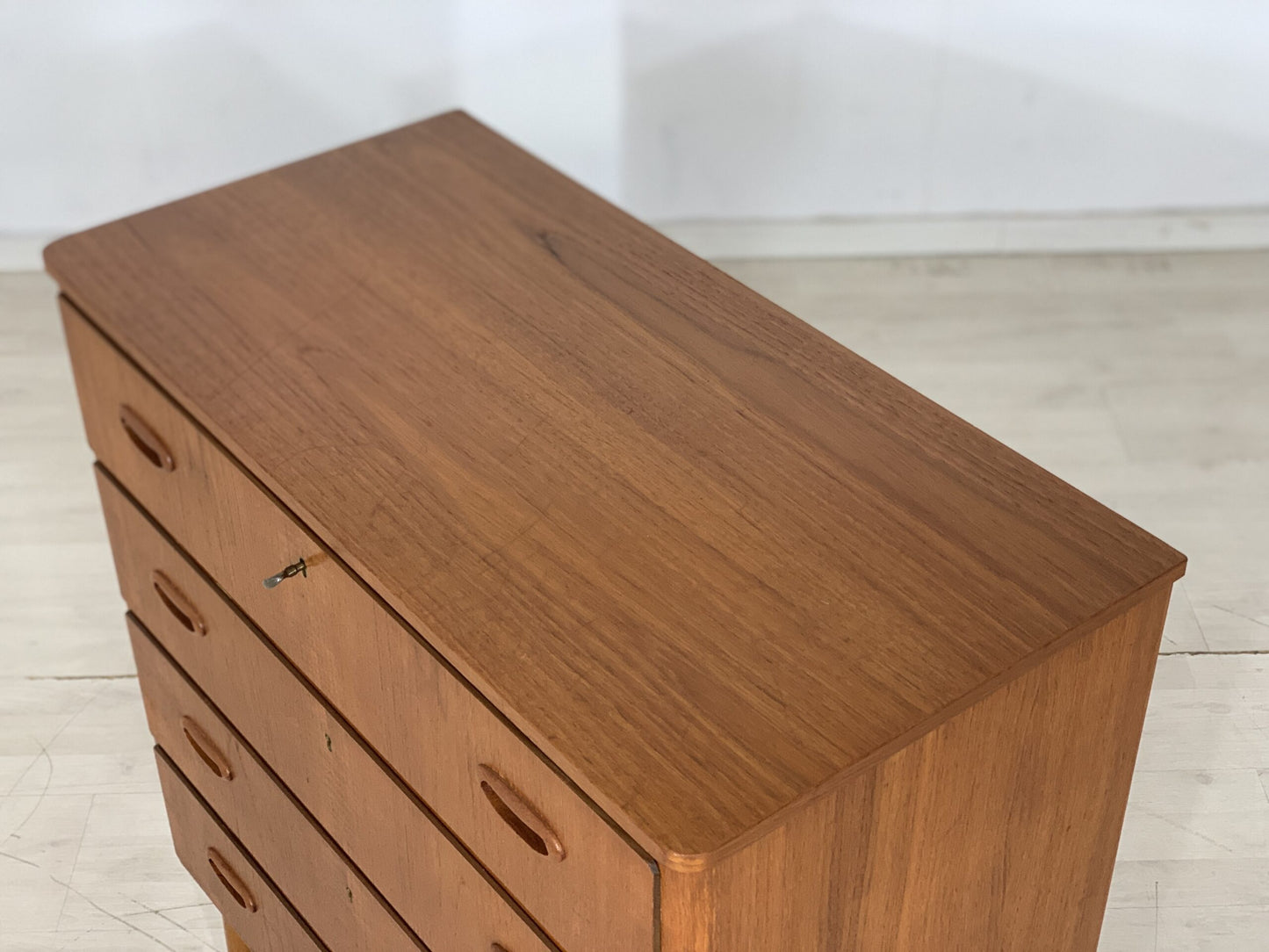 TEAK CHEST OF DRAWERS