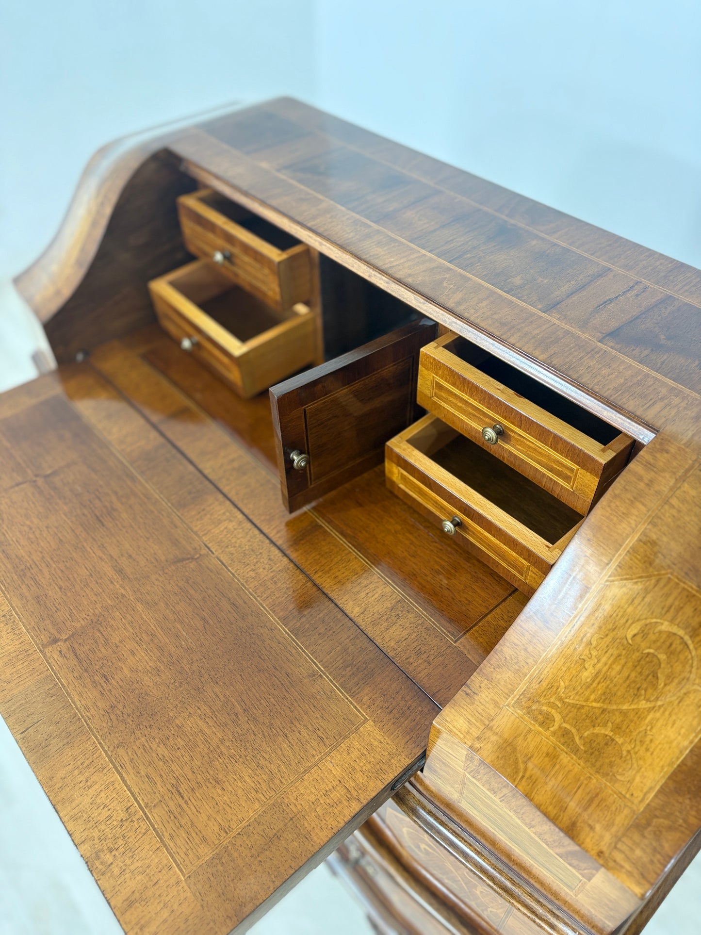 Barock Stil-Schreibtisch / Sekretär mit Intarsien um 1800 / Sekretärtisch / Schreibtisch