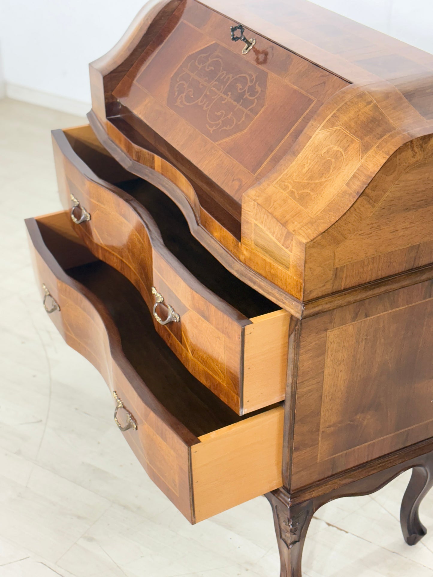 Barock Stil-Schreibtisch / Sekretär mit Intarsien um 1800 / Sekretärtisch / Schreibtisch