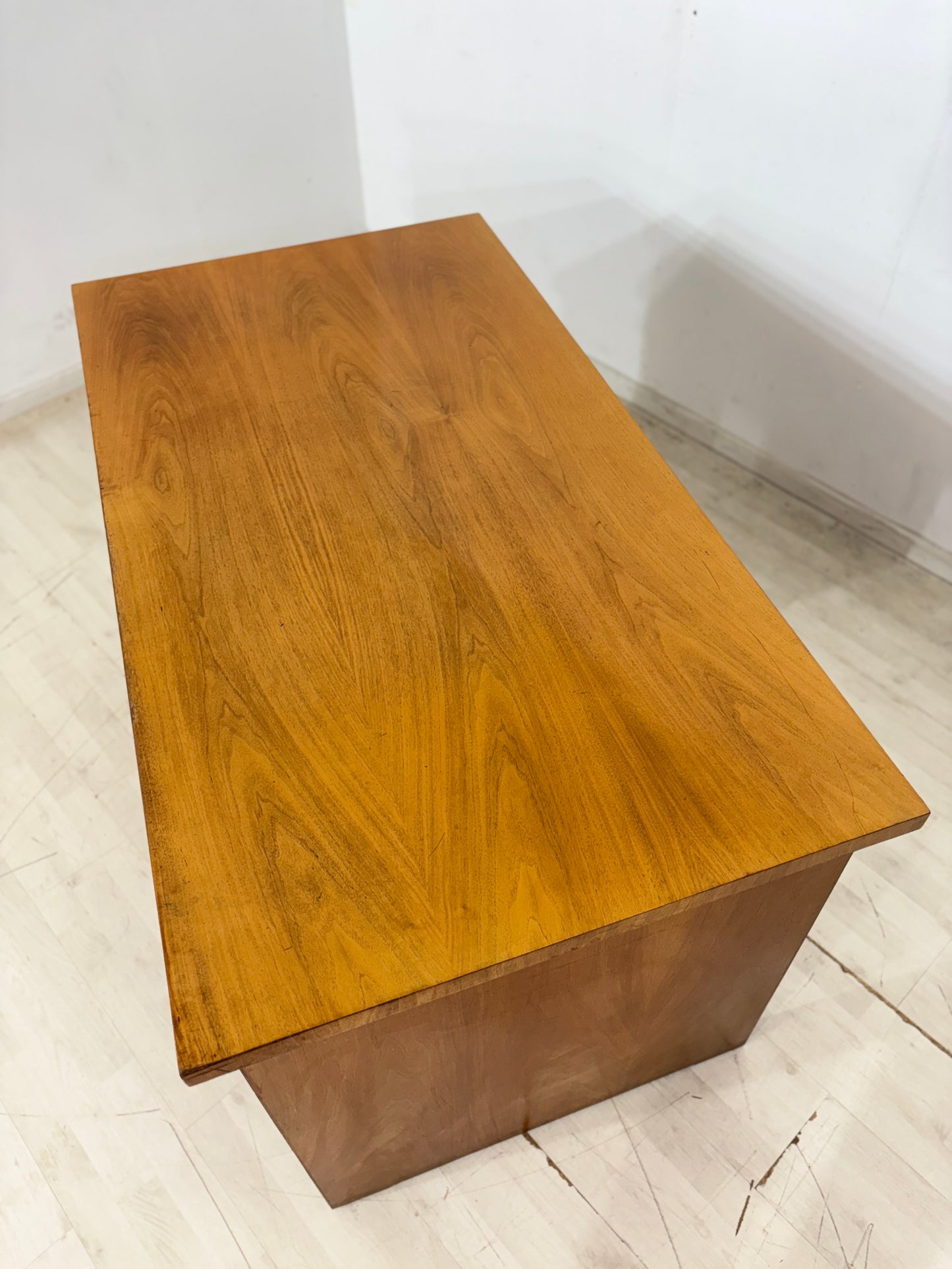 Art Deco Schreibtisch / Vintage Schreibtisch / 1928er Jahre Schreibtisch / Nussbaum Bürotisch