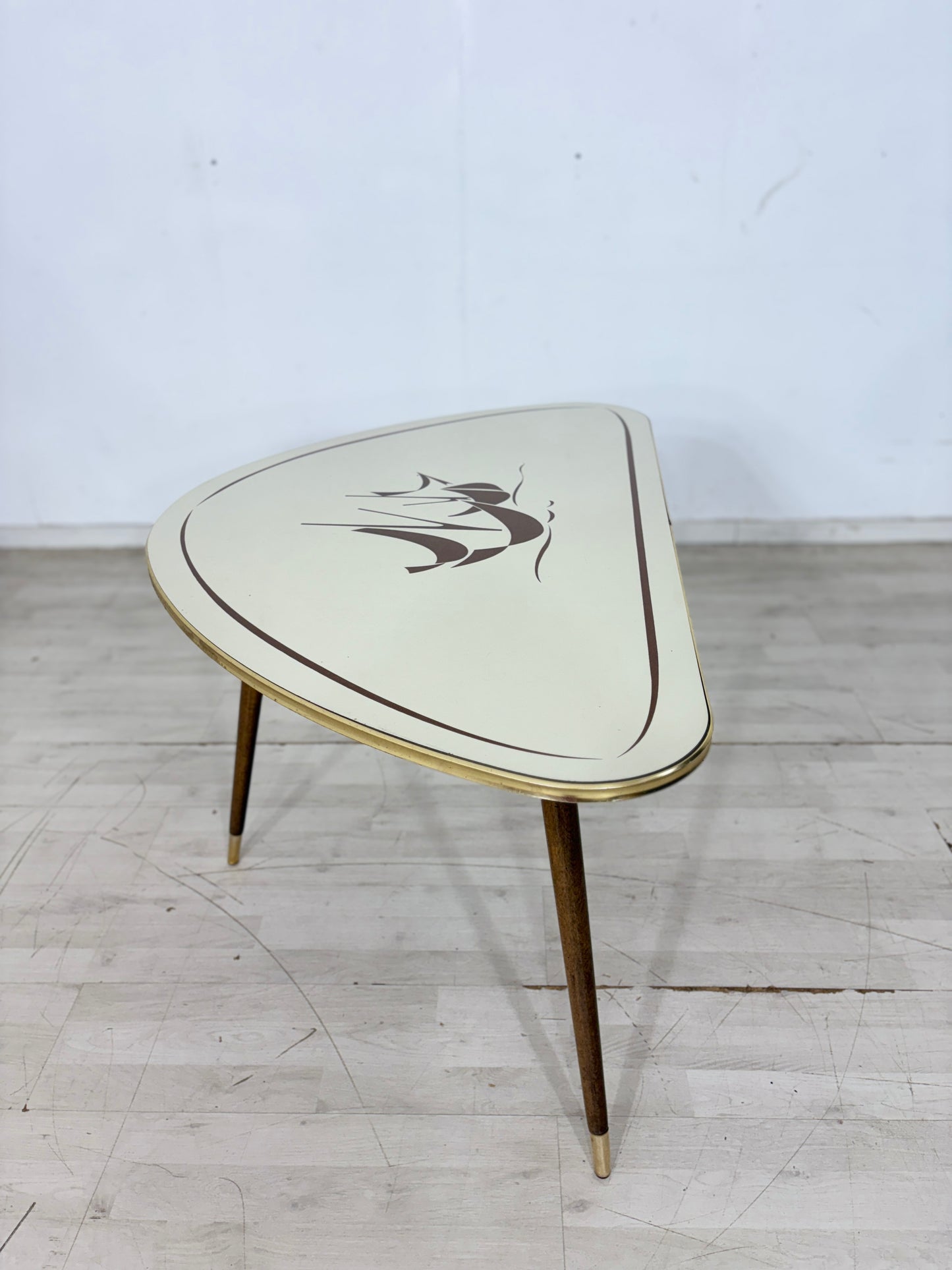 Retro Nierentisch / Couchtisch mit Grafik-Dekor / Vintage Nierentisch / Mid Century Couchtisch