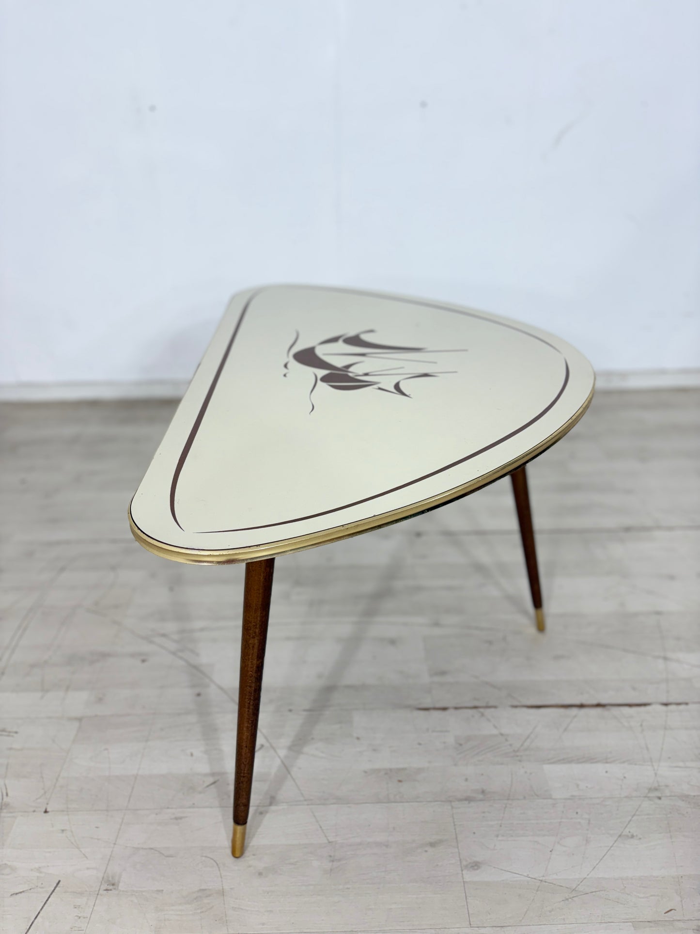 Retro Nierentisch / Couchtisch mit Grafik-Dekor / Vintage Nierentisch / Mid Century Couchtisch