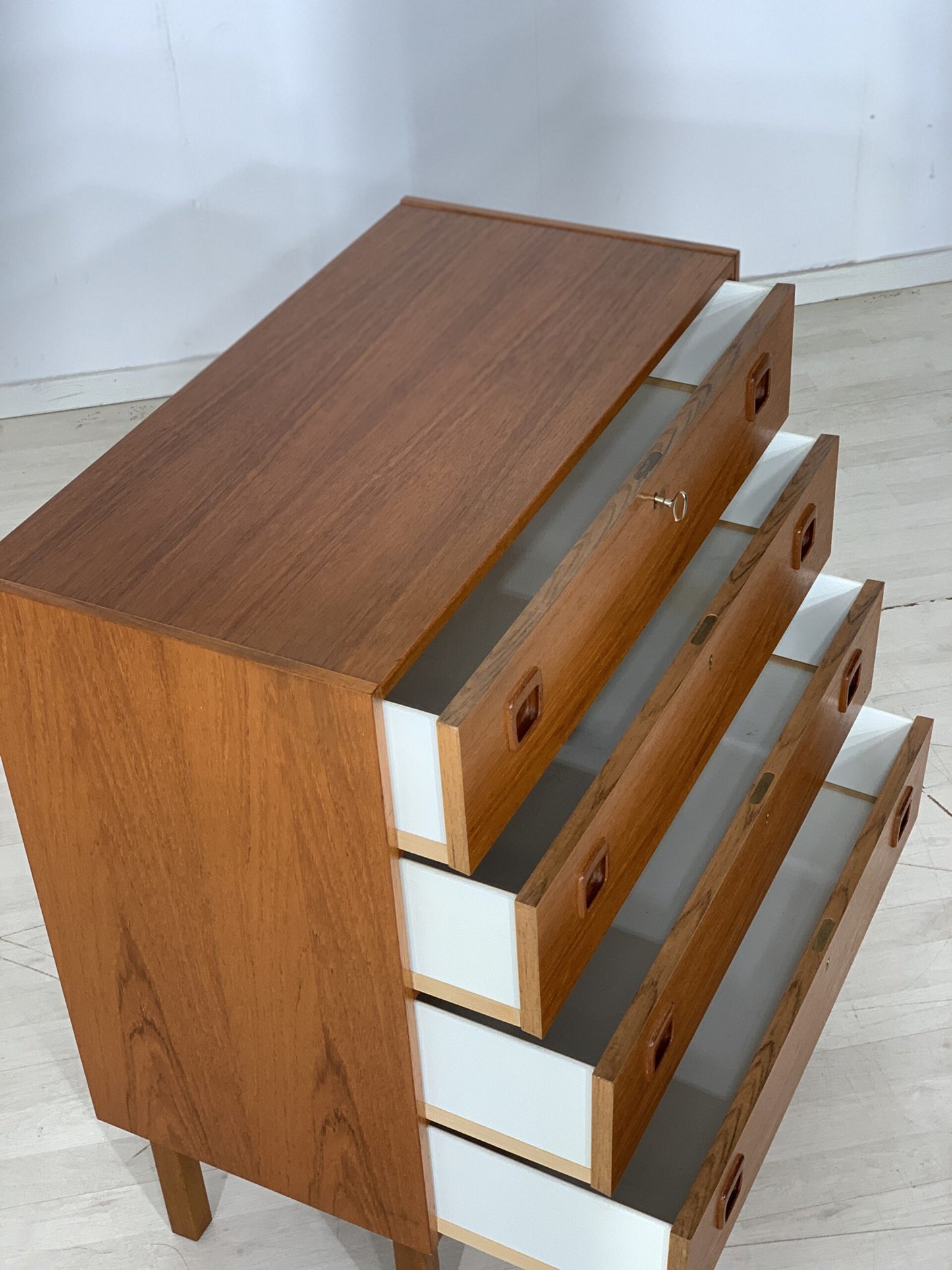 TEAK CHEST OF DRAWERS