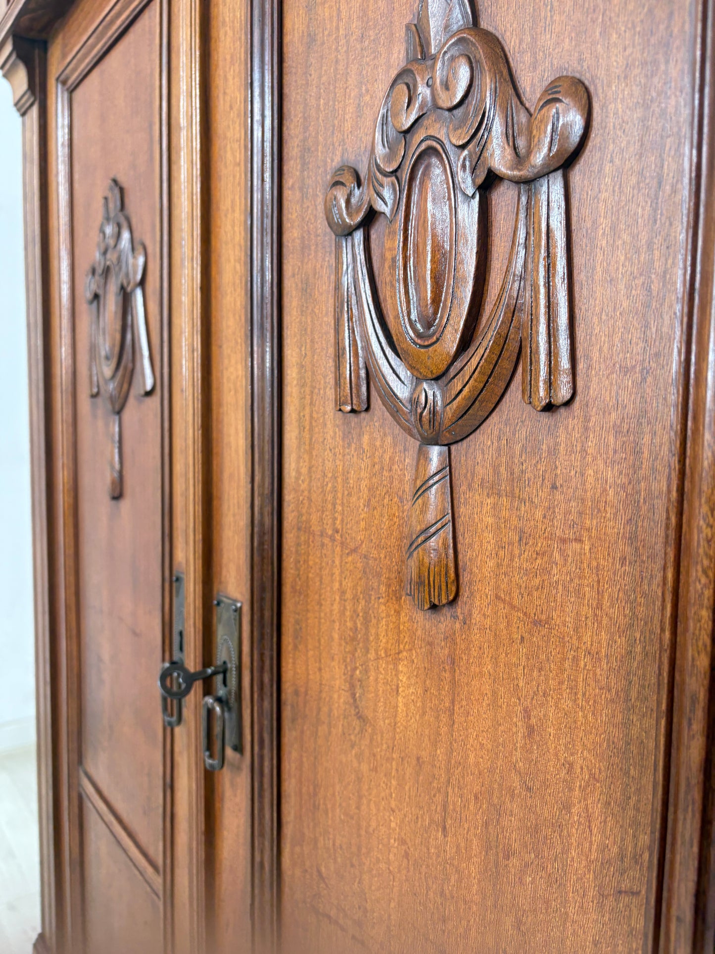 Antik Gründerzeit Vertiko Schrank Wohnzimmerschrank Flurschrank Wäscheschrank um 1900