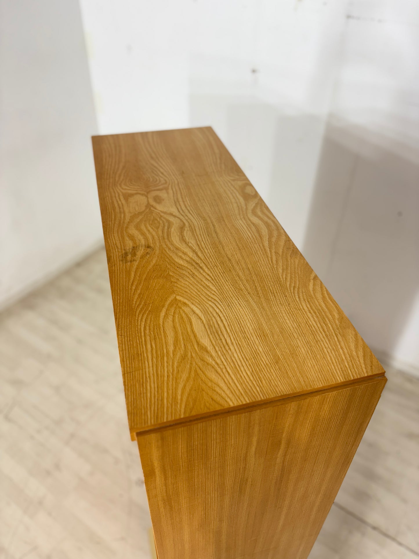 Elegantes Mid-Century Highboard – Stilvolle Vitrine aus den 60er Jahren