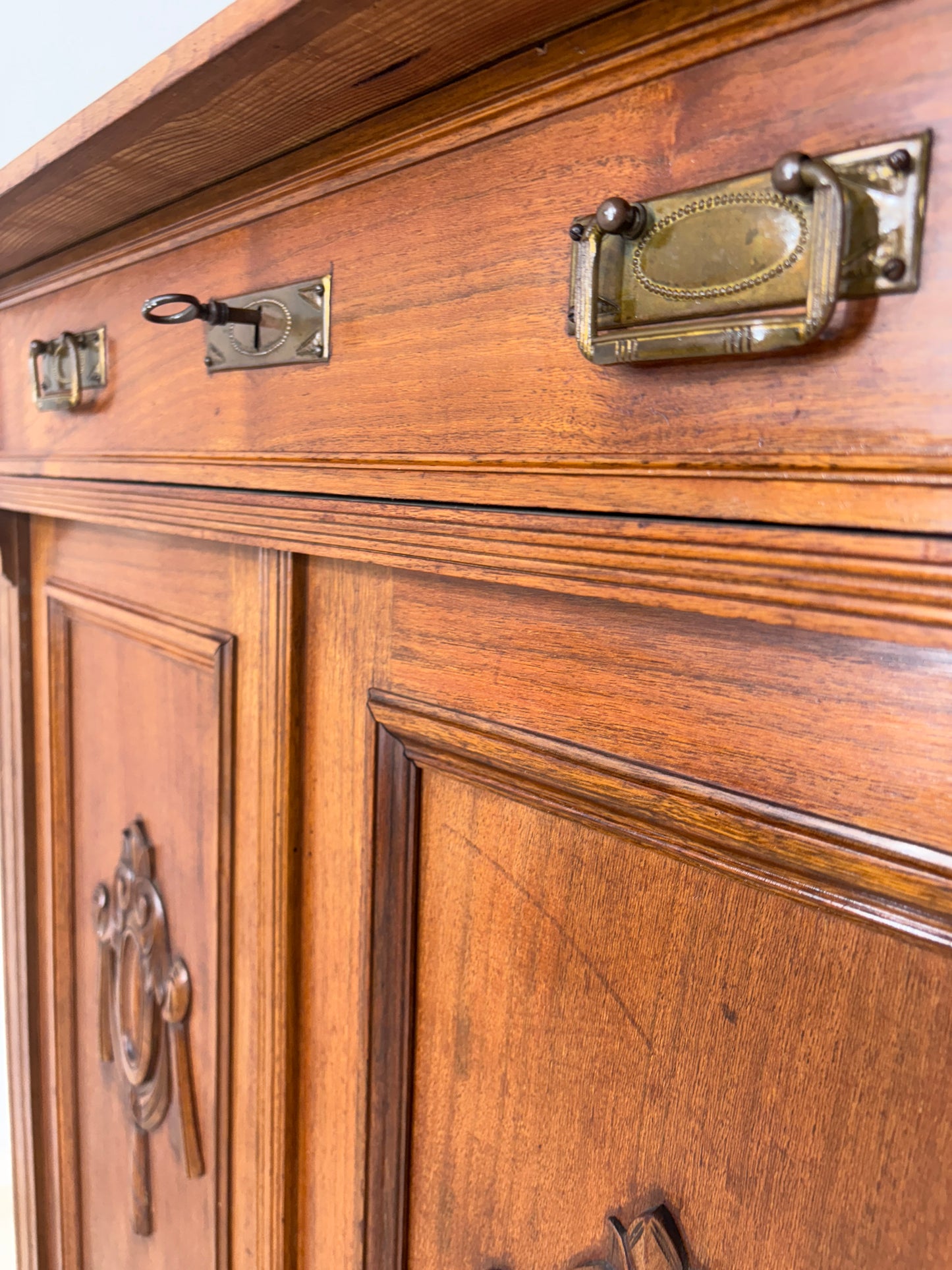 Antik Gründerzeit Vertiko Schrank Wohnzimmerschrank Flurschrank Wäscheschrank um 1900