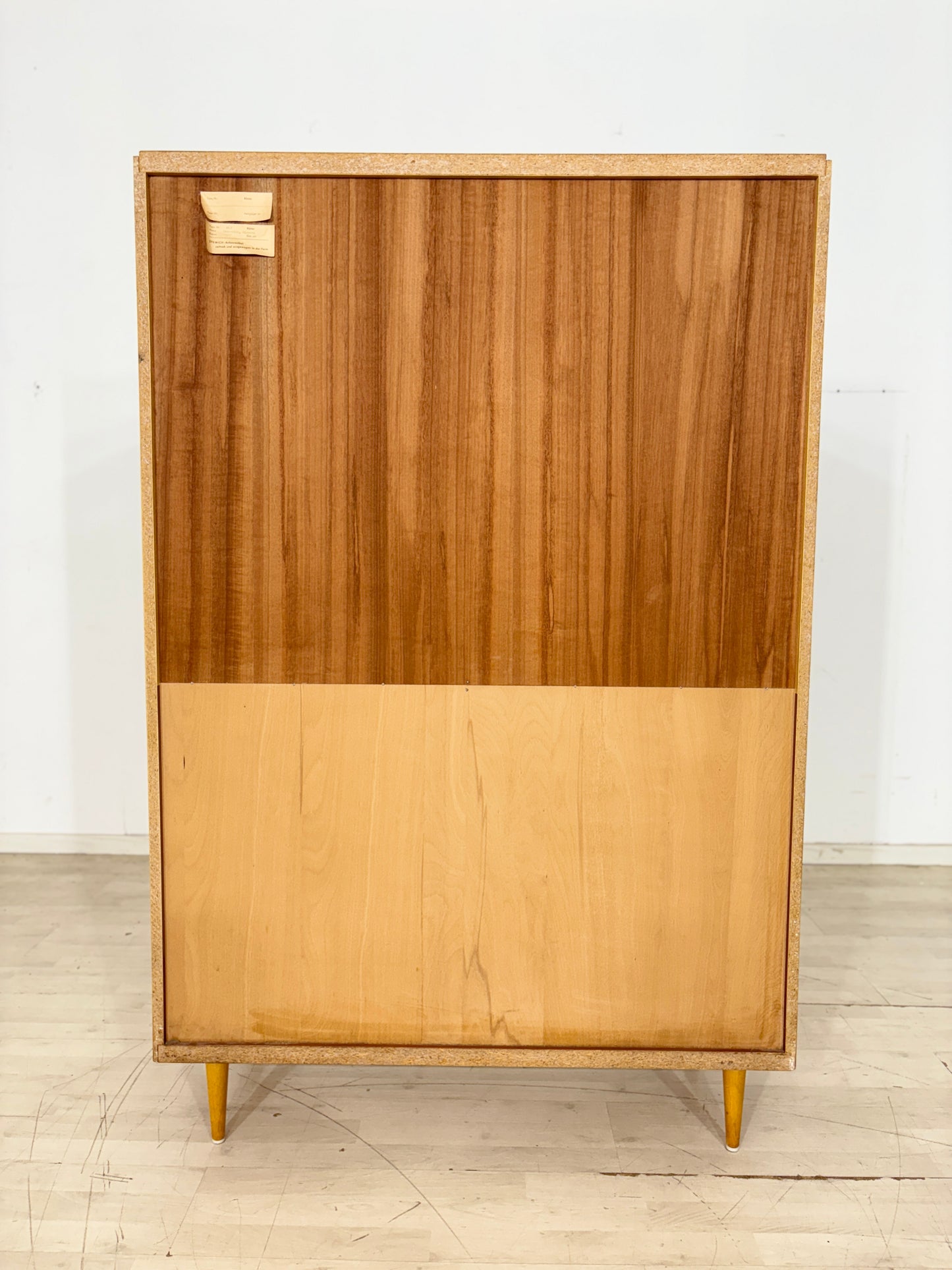 Elegantes Mid-Century Highboard – Stilvolle Vitrine aus den 60er Jahren