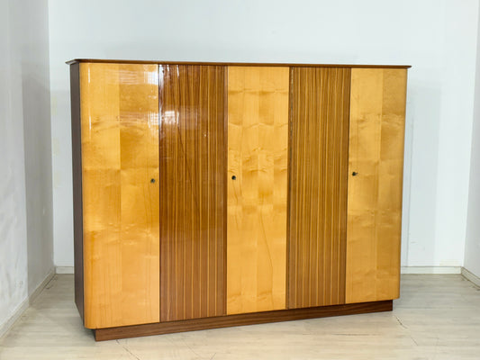 Schöner großer Vintage Kleiderschrank Holz Schrank Schlafzimmerschrank