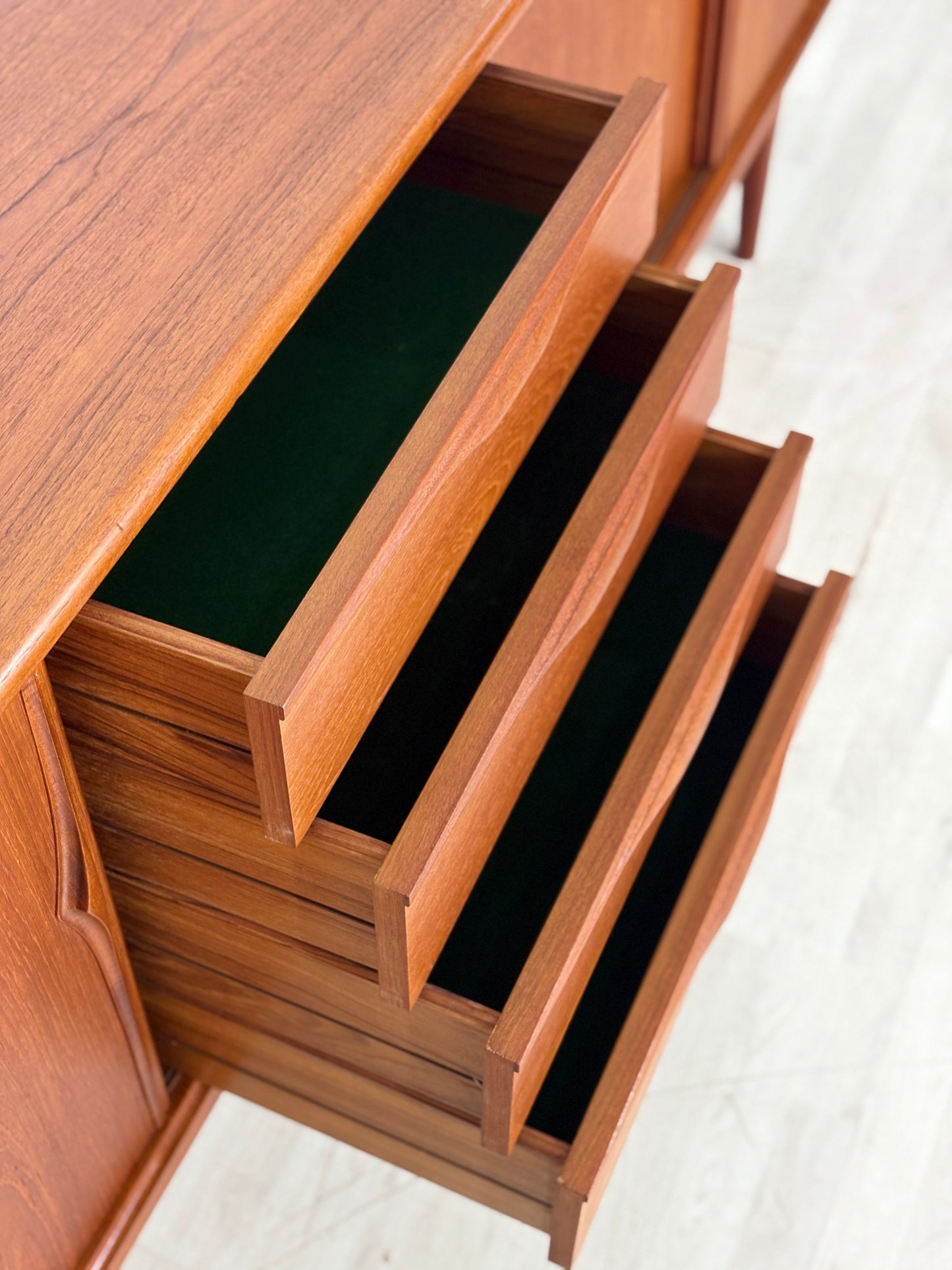 Exquisites Mid-Century Teak Sideboard von Heinrich Riestenpatt – RT Möbel Modell RT272