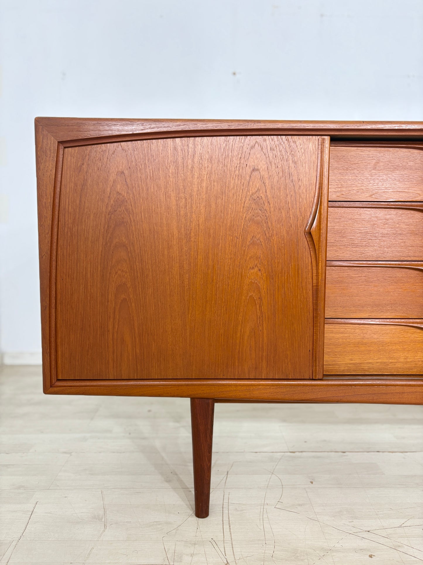 Exquisites Mid-Century Teak Sideboard von Heinrich Riestenpatt – RT Möbel Modell RT272