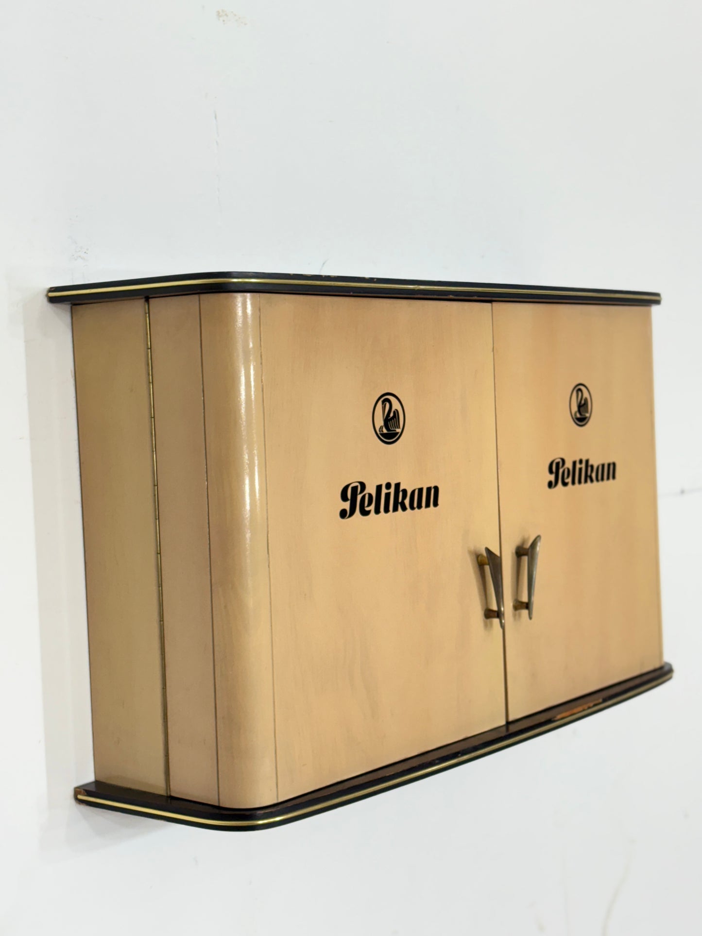 Schöner Vintage Pelikan Hängeschrank Wandschrank Hängevitrine Schrank Mid Century