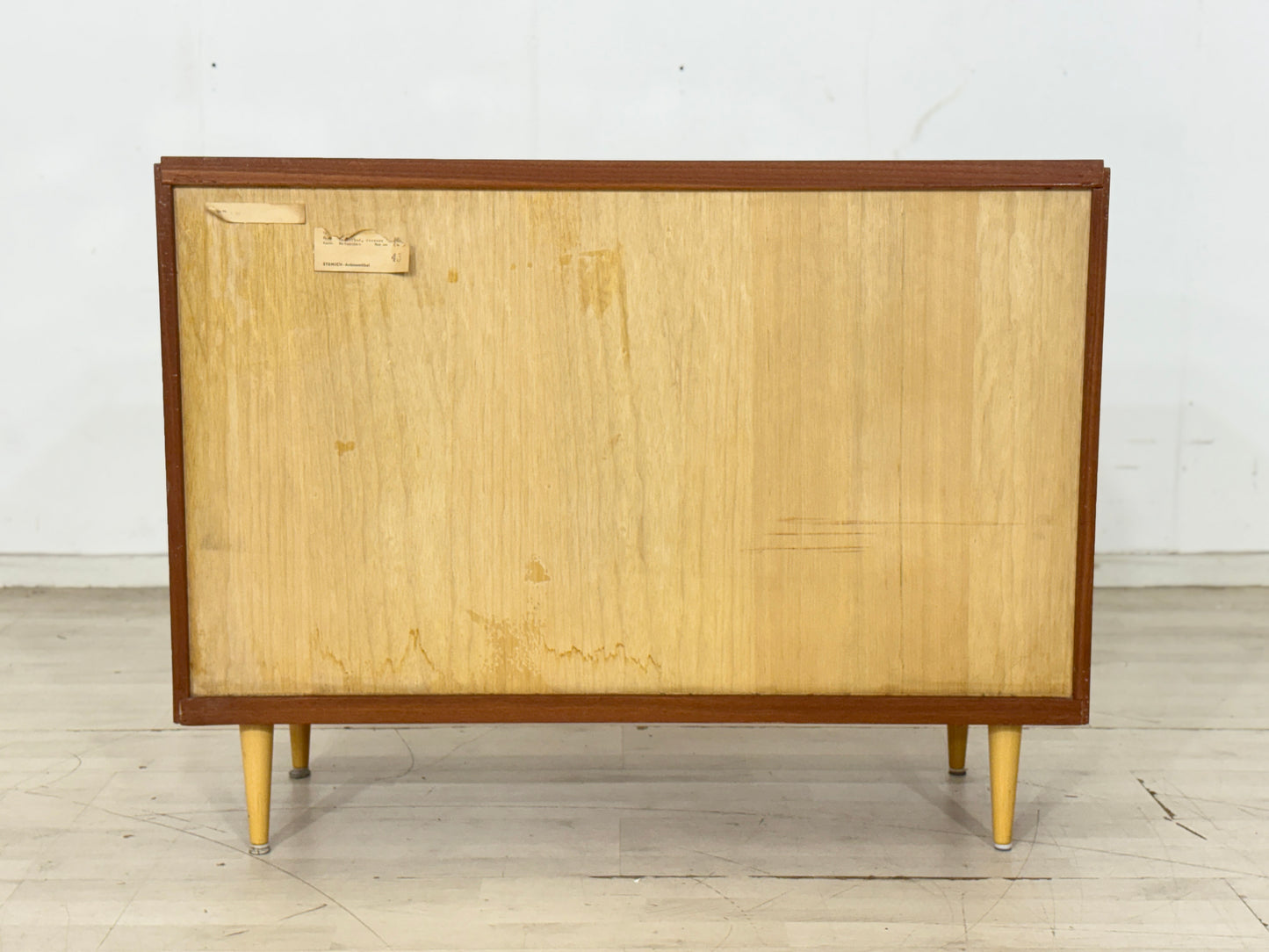Stilvolle Mid-Century Kommode / Vintage Sideboard / Flurschrank 60er Jahre