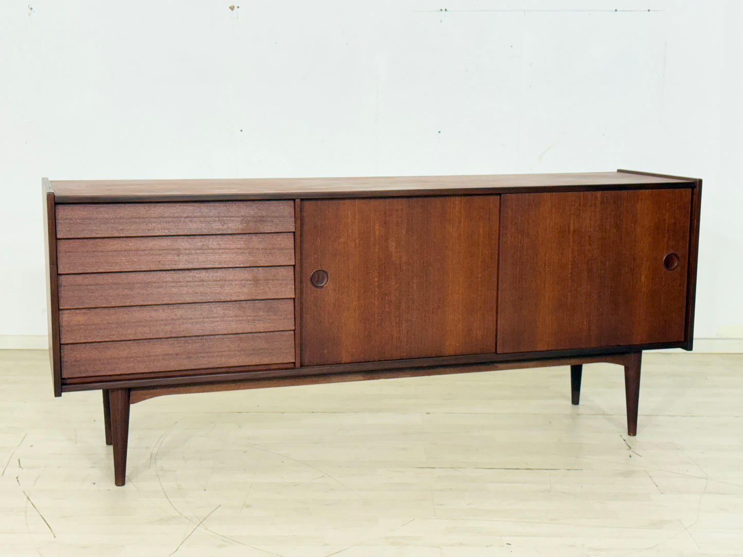 Sehr schöner Mid-Century Sideboard / Teak Sideboard 60er Jahre / Vintage Teak Sideboard