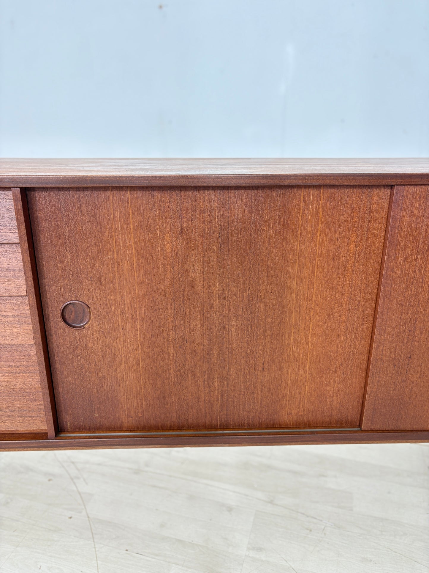 Sehr schöner Mid-Century Sideboard / Teak Sideboard 60er Jahre / Vintage Teak Sideboard