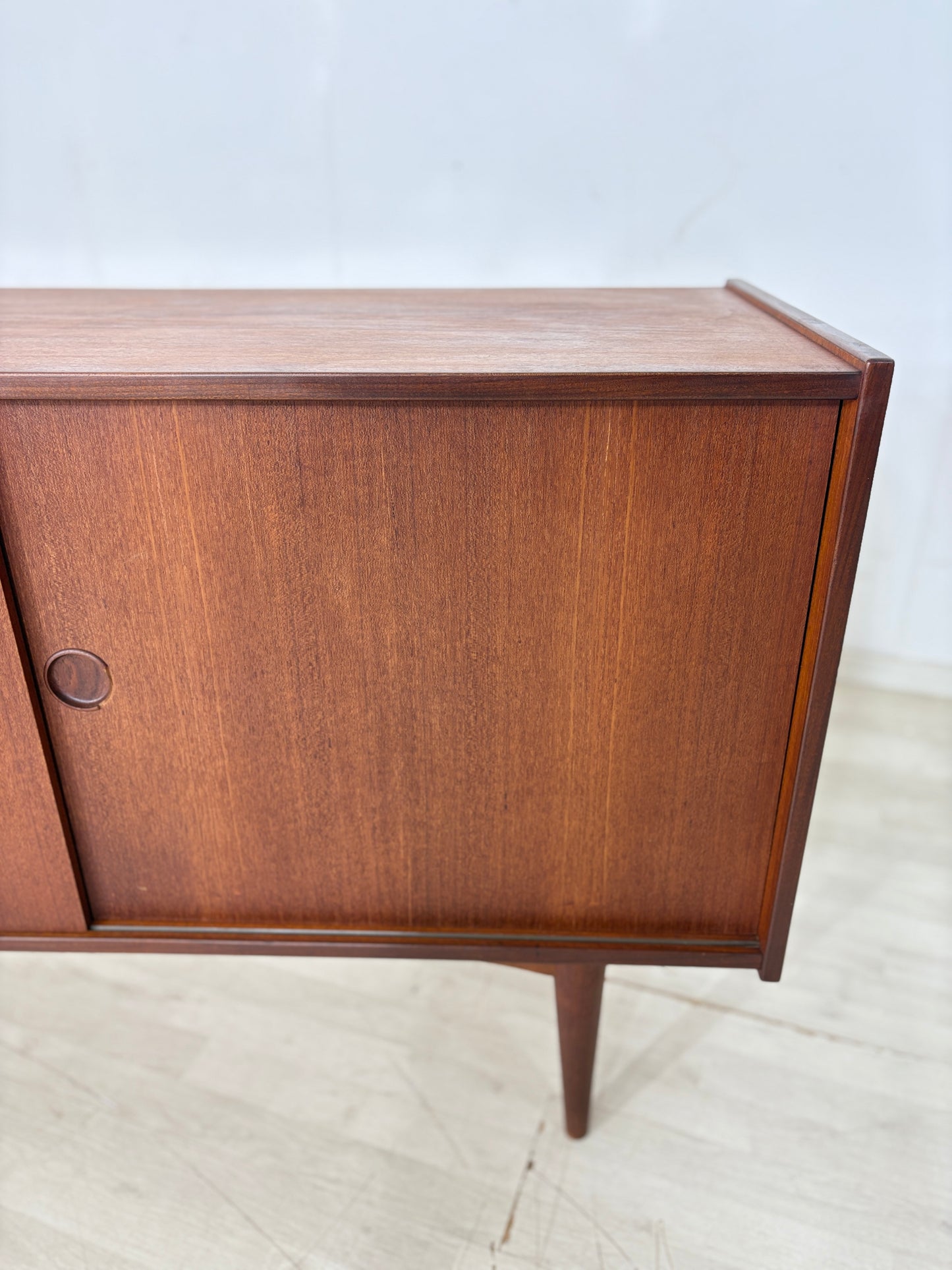 Sehr schöner Mid-Century Sideboard / Teak Sideboard 60er Jahre / Vintage Teak Sideboard