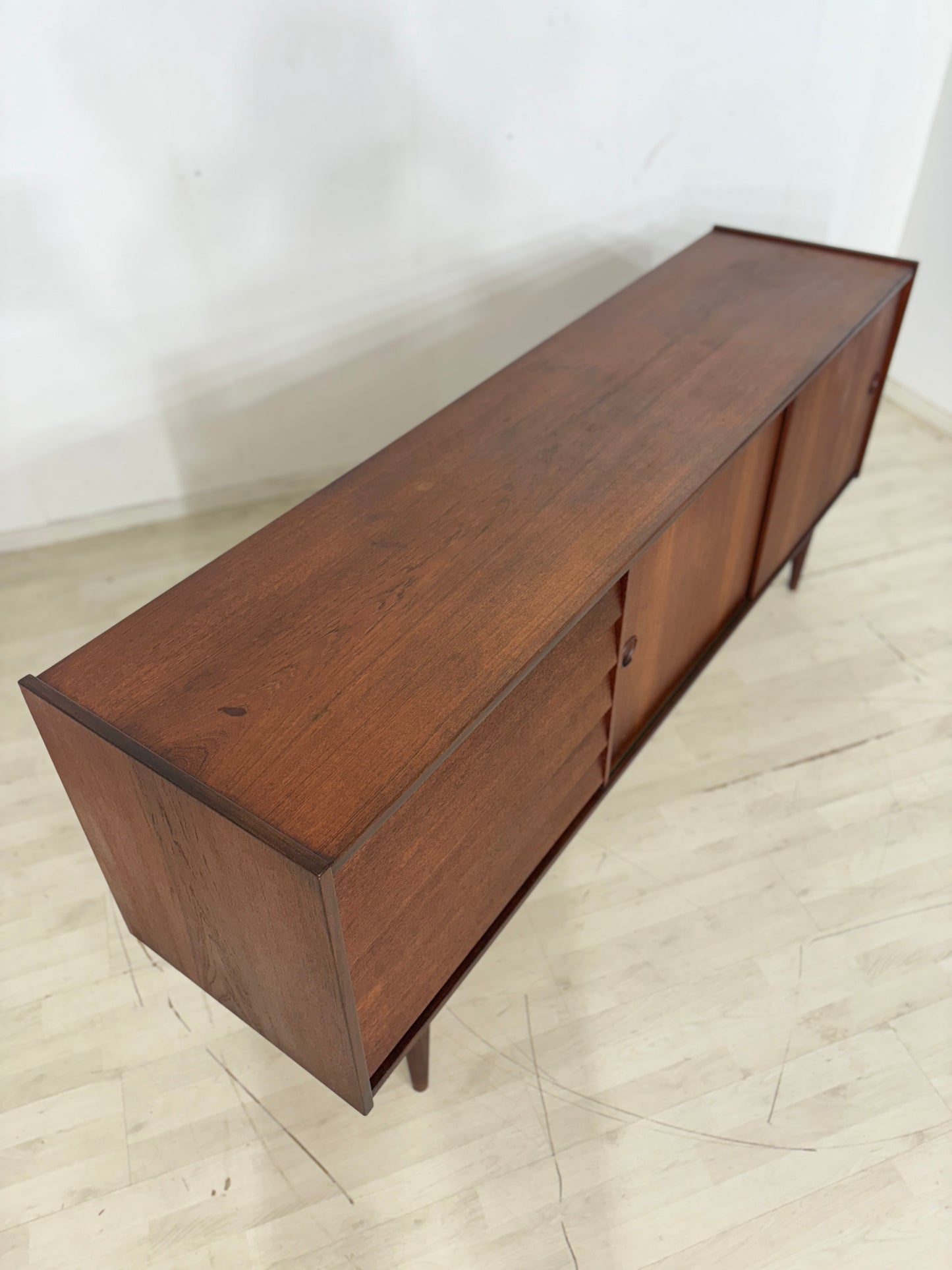 Sehr schöner Mid-Century Sideboard / Teak Sideboard 60er Jahre / Vintage Teak Sideboard