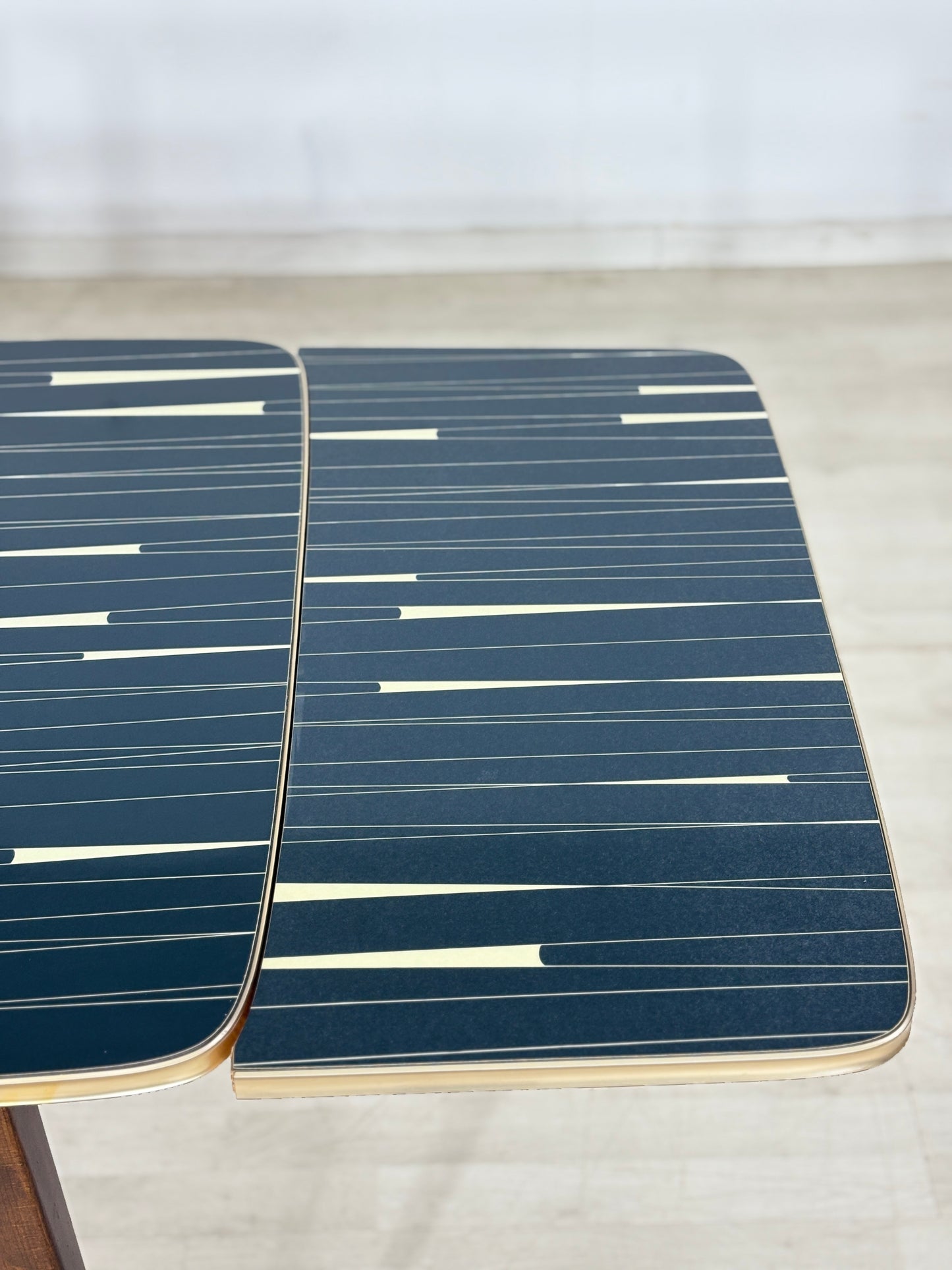 Sehr schöner Vintage Esstisch ausziehbarer Tisch Glastisch Mid Century