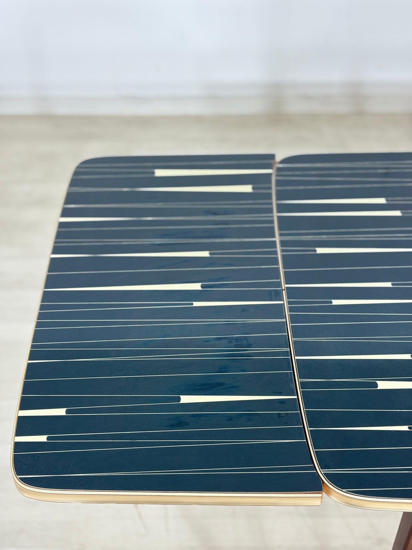 Sehr schöner Vintage Esstisch ausziehbarer Tisch Glastisch Mid Century