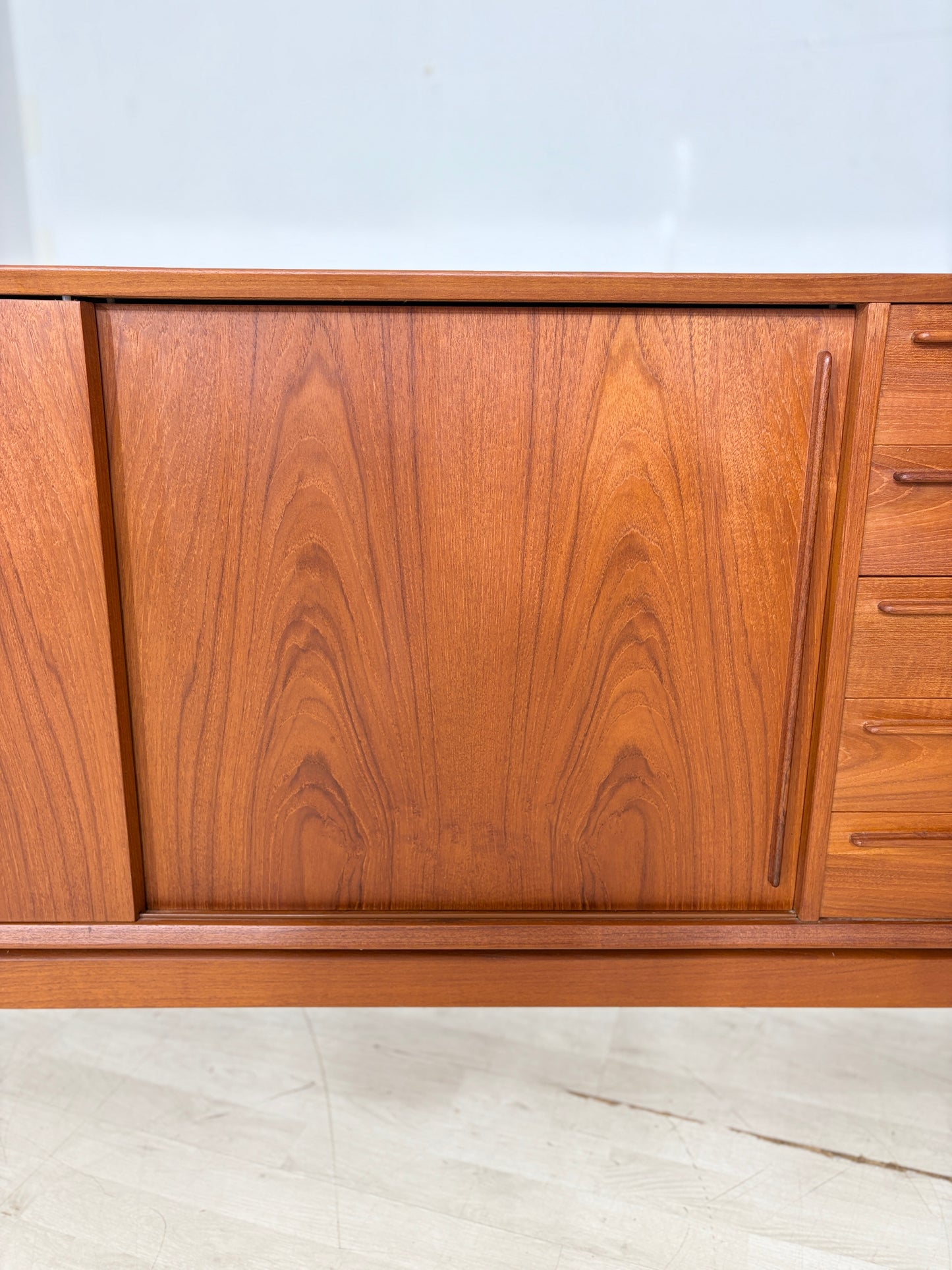 Dänisches Teak Sideboard von HP Hansen – Mid-Century Wohnzimmerschrank aus den 60er Jahren