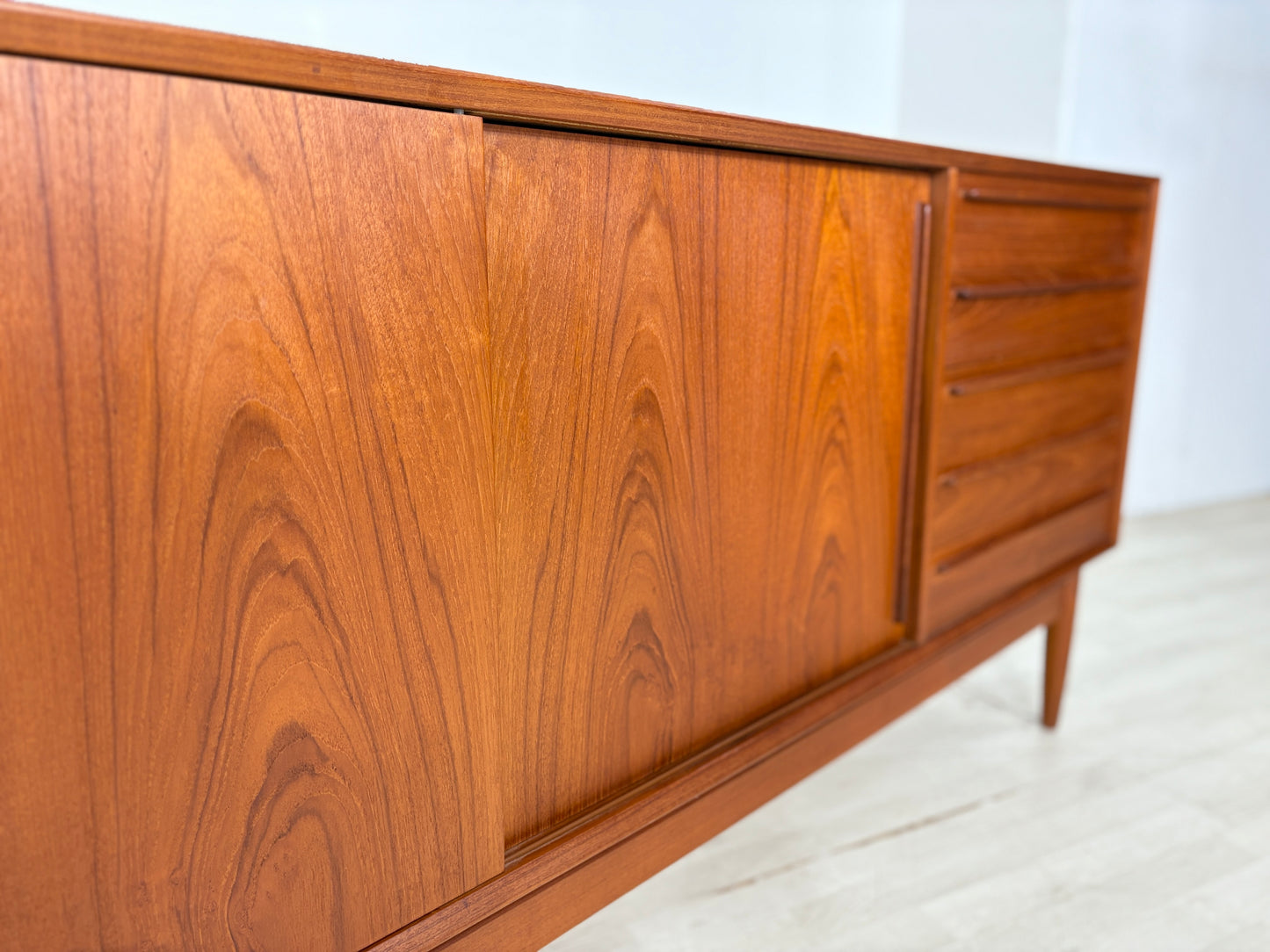 Dänisches Teak Sideboard von HP Hansen – Mid-Century Wohnzimmerschrank aus den 60er Jahren