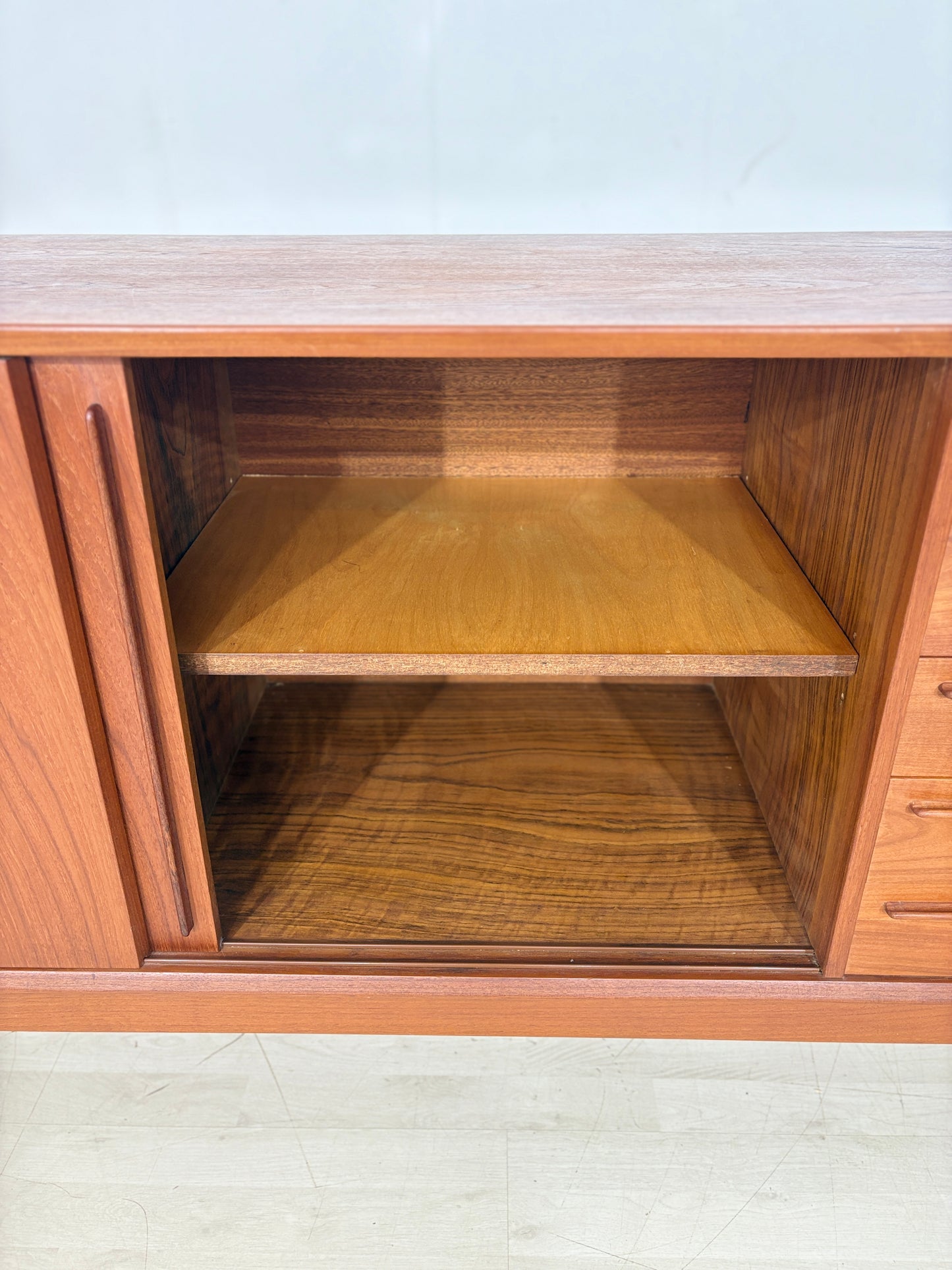 Dänisches Teak Sideboard von HP Hansen – Mid-Century Wohnzimmerschrank aus den 60er Jahren