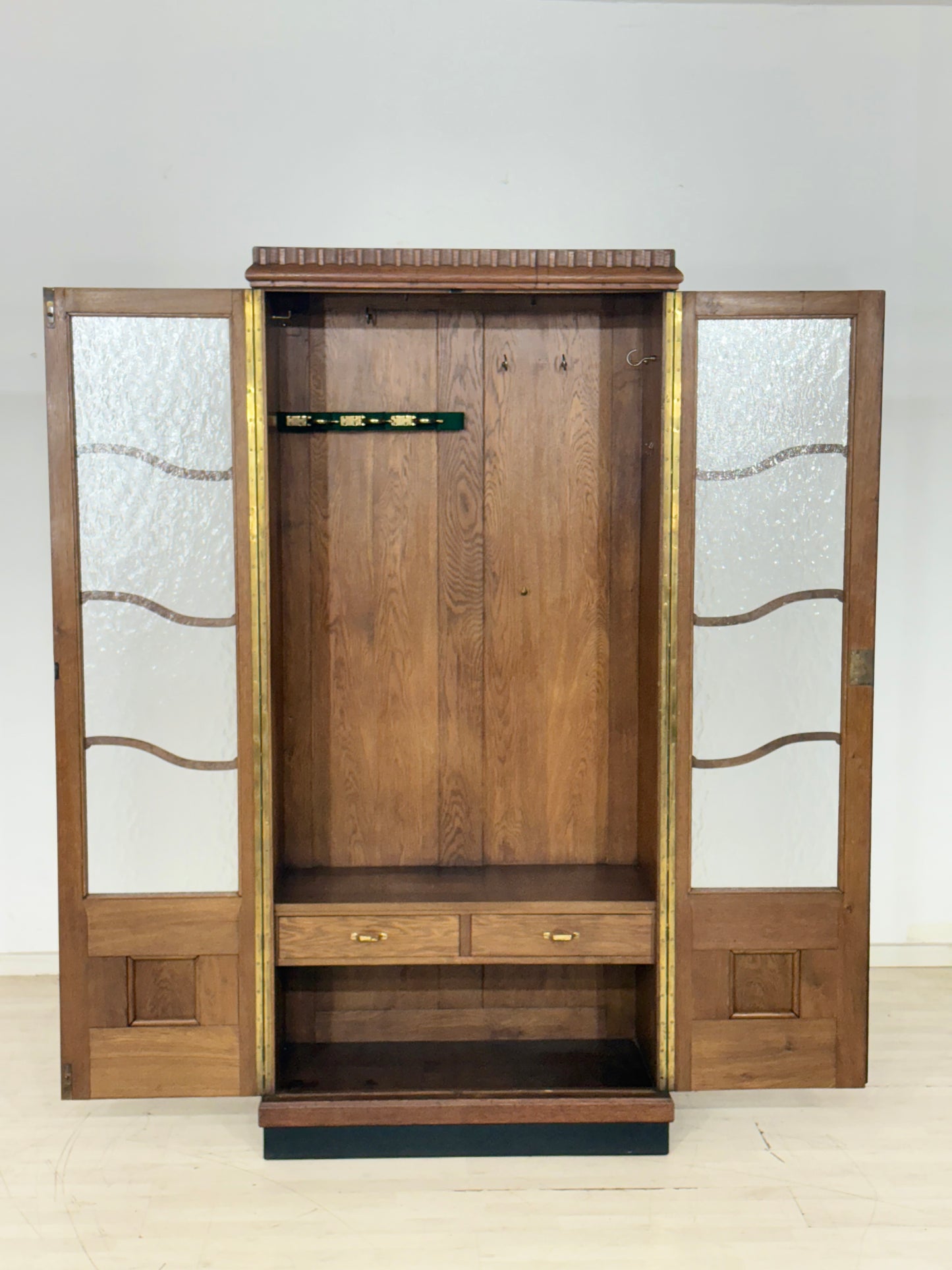 Art Deco Kleiderschrank / Vintage Garderobenschrank / 1920er Jahre Schrank / Art Deco Wäscheschrank