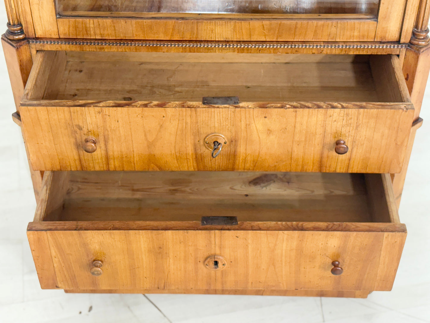 Biedermeier Vitrine Wohnzimmerschrank Schrank Fächerschrank um 1880