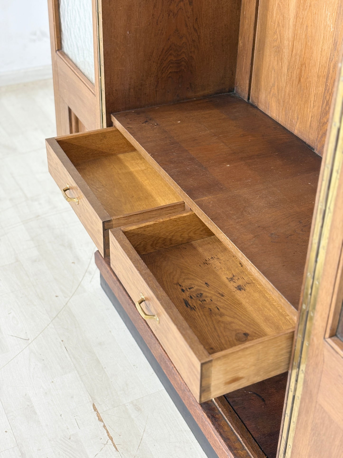 Art Deco Kleiderschrank / Vintage Garderobenschrank / 1920er Jahre Schrank / Art Deco Wäscheschrank