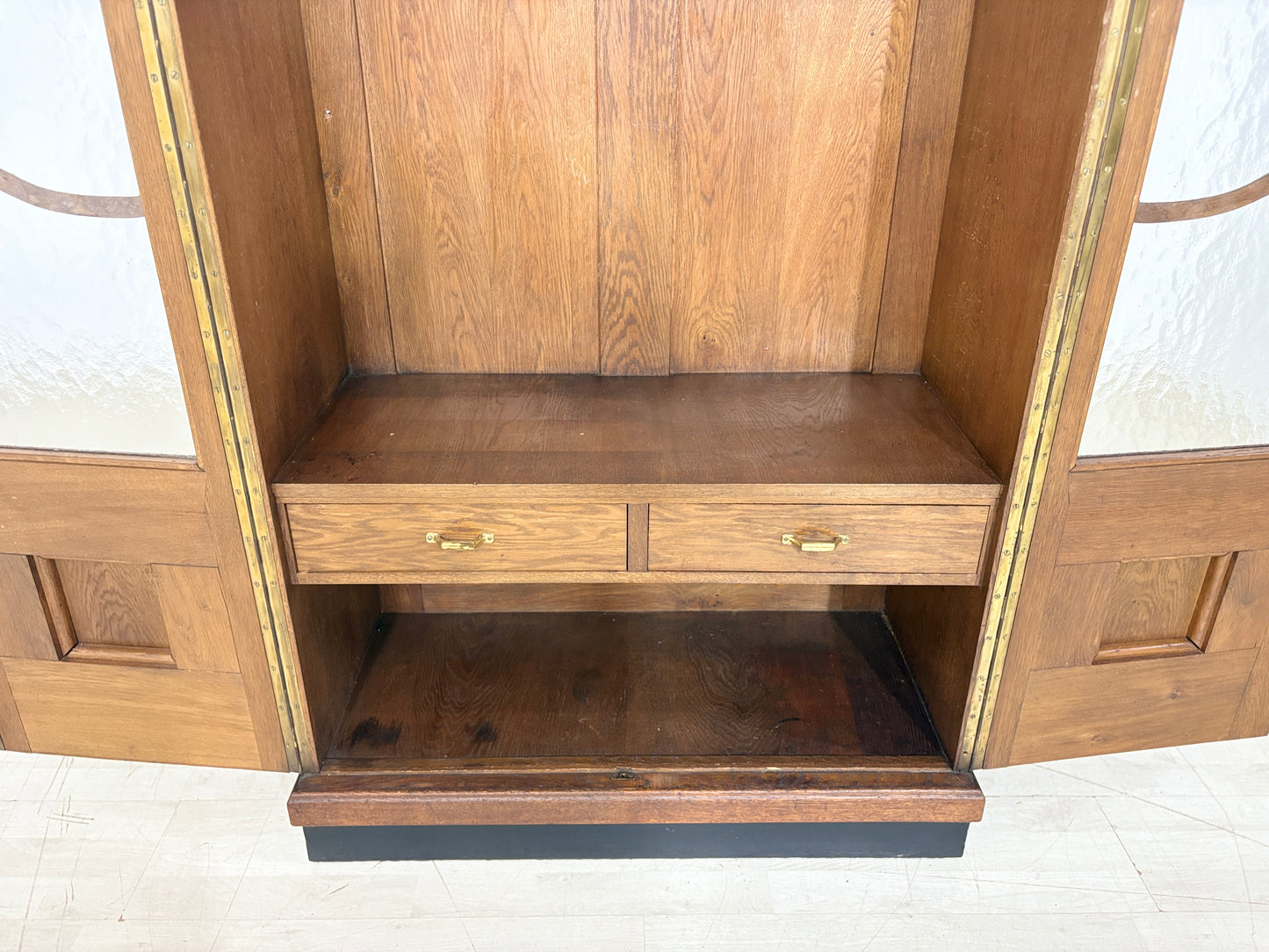 Art Deco Kleiderschrank / Vintage Garderobenschrank / 1920er Jahre Schrank / Art Deco Wäscheschrank