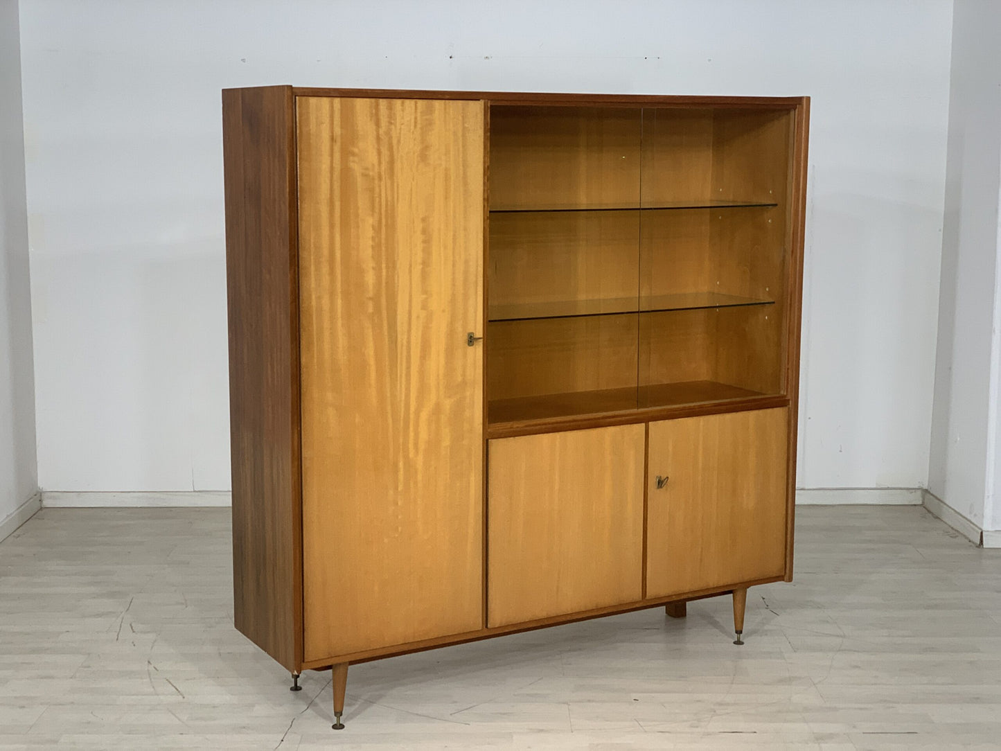 MID CENTURY HIGHBOARD TABLE CABINET SIDEBOARD CABINET VINTAGE